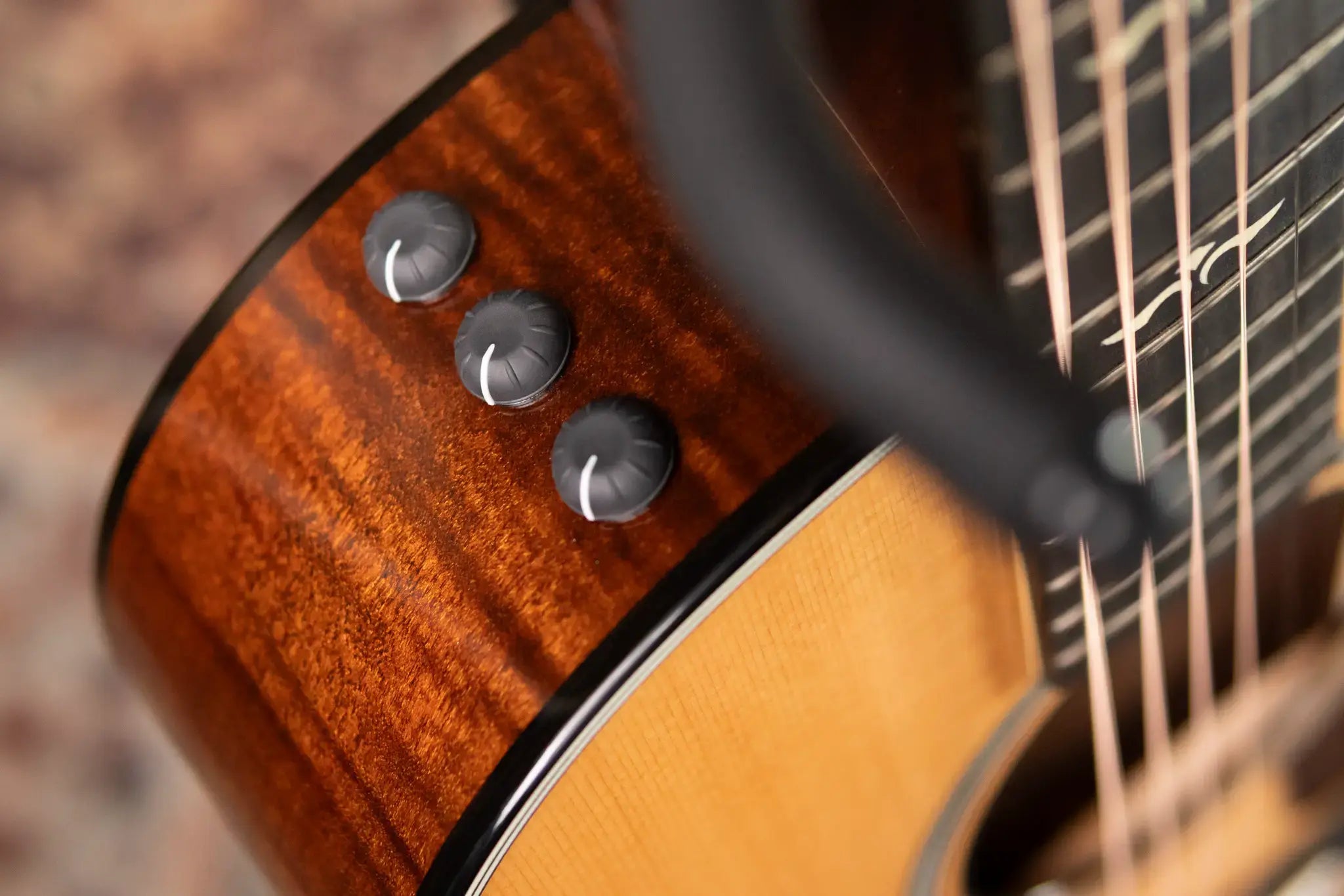 Taylor 612ce Grand Concert Acoustic/Electric Guitar with Hardshell Case