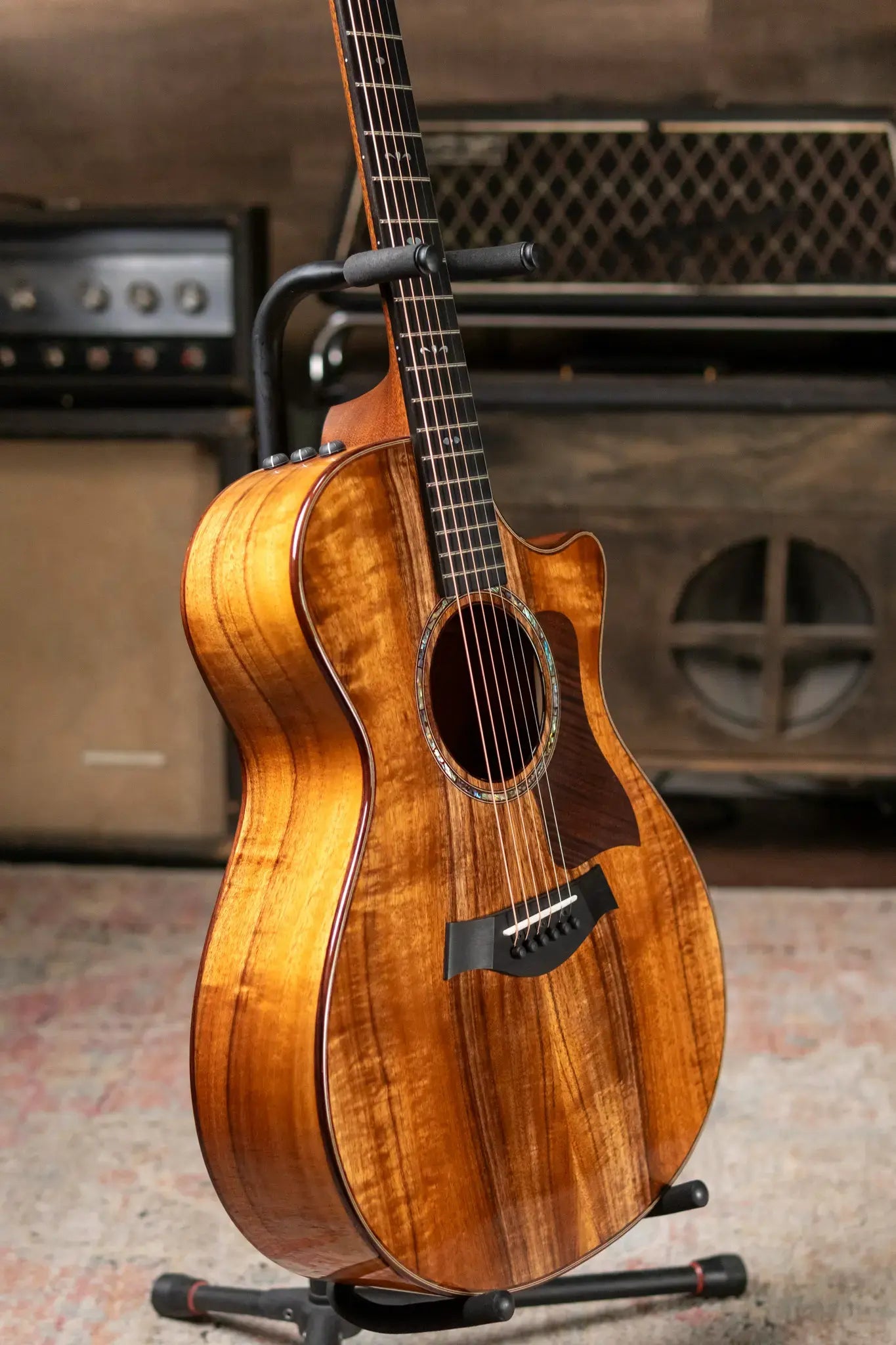 Taylor 722ce Grand Concert Acoustic/Electric with Hardshell Case