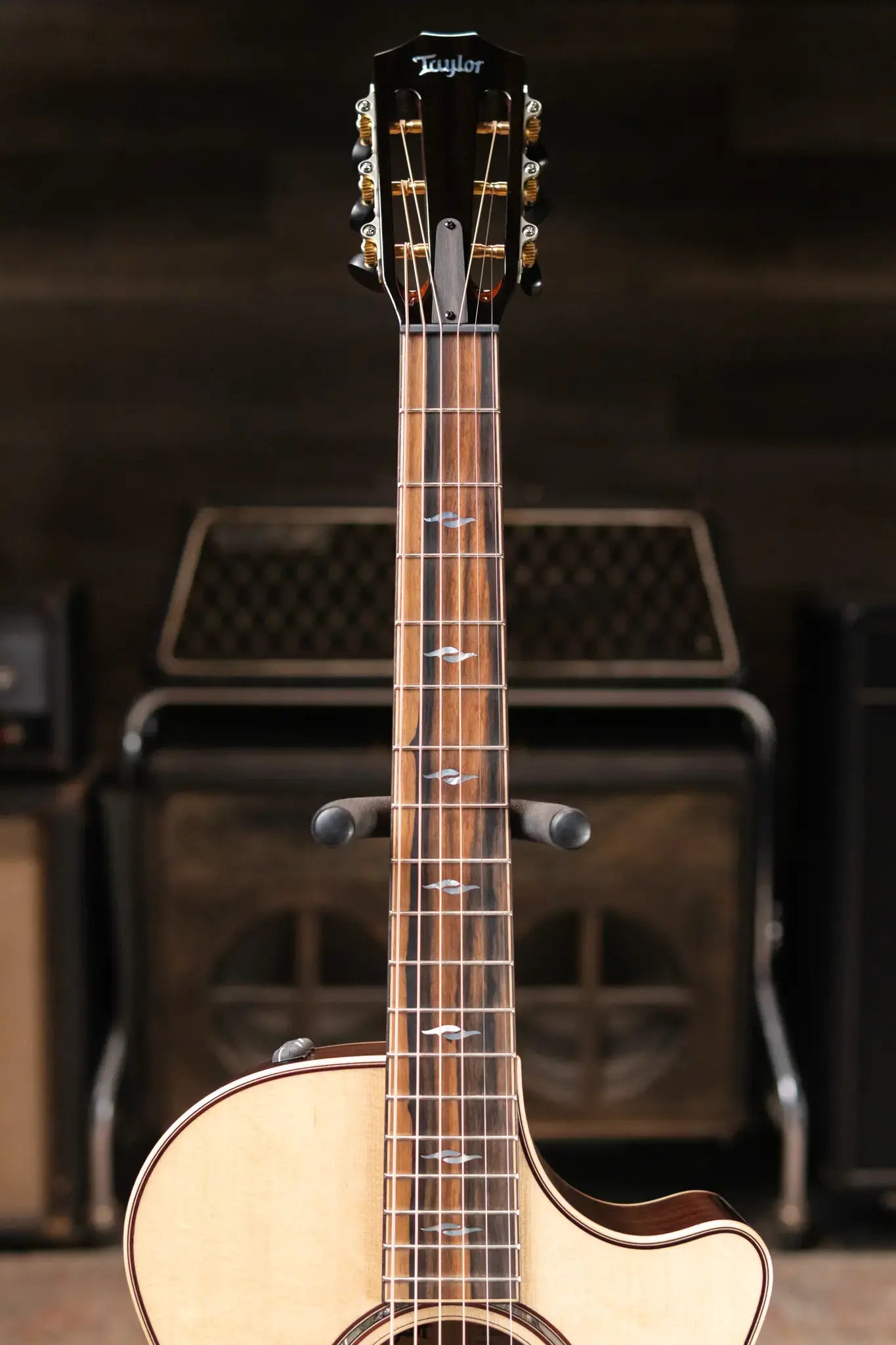 Taylor 812ce 12-Fret Grand Concert Acoustic/Electric Guitar with Hardshell Case