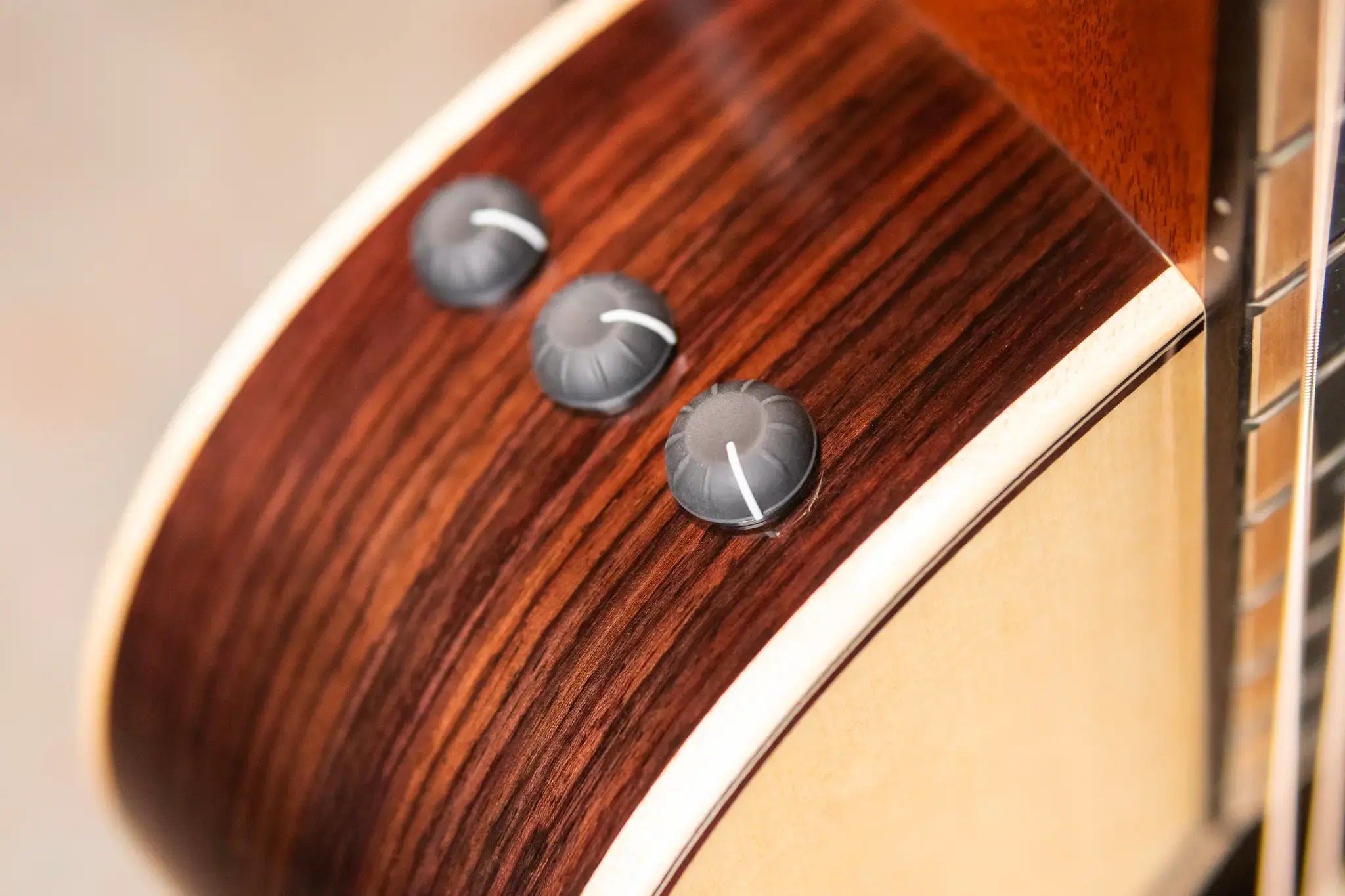 Taylor 812ce 12-Fret Grand Concert Acoustic/Electric Guitar with Hardshell Case