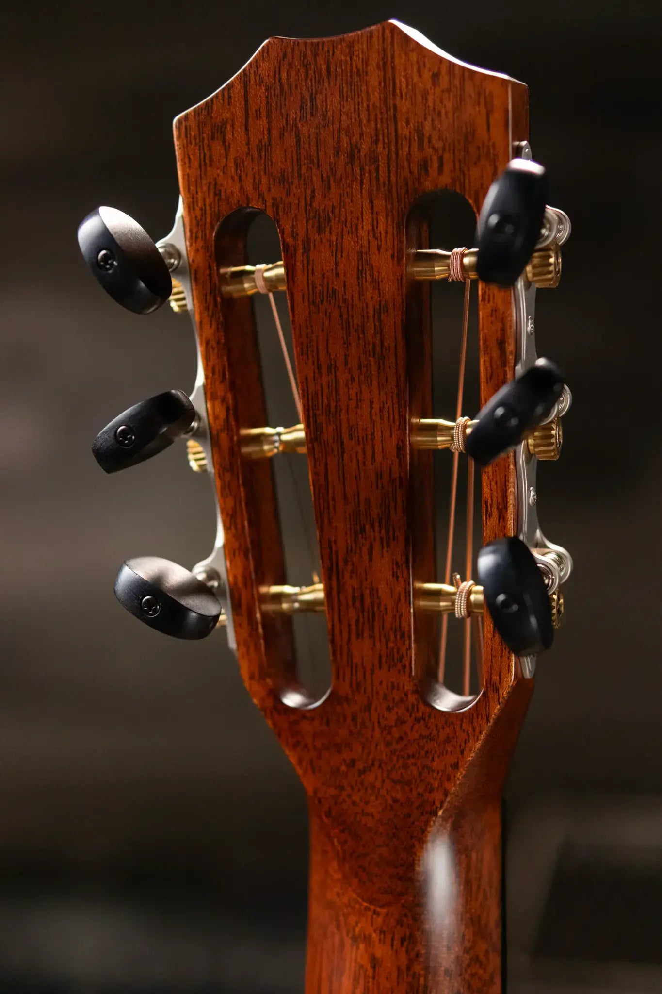Taylor 812ce 12-Fret Grand Concert Acoustic/Electric with Hardshell Case