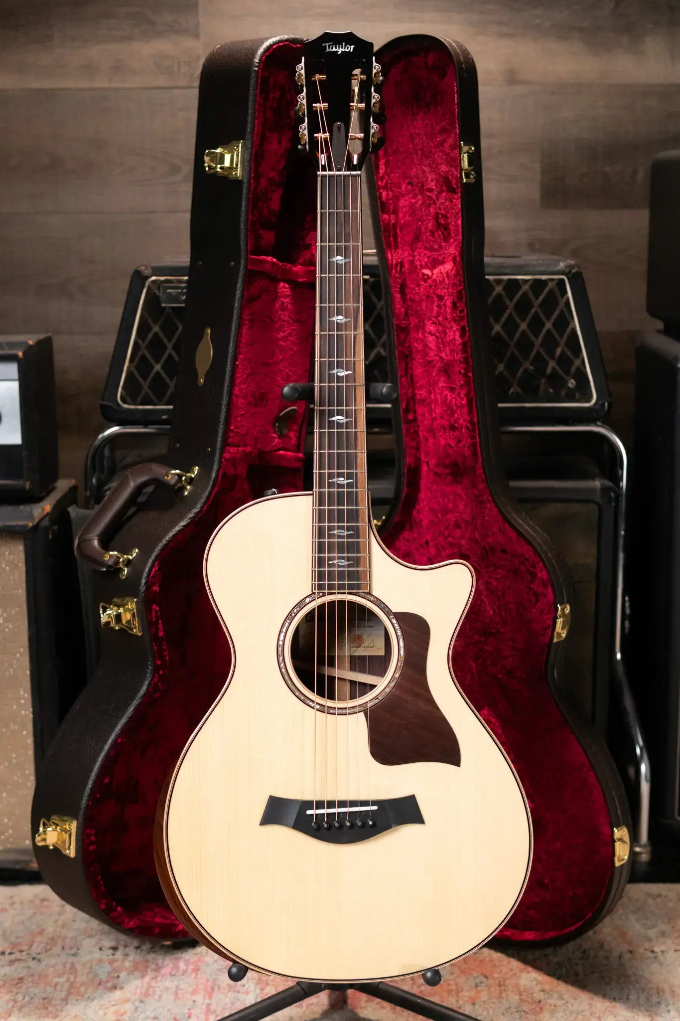 Taylor 812ce 12-Fret Grand Concert Acoustic/Electric with Hardshell Case