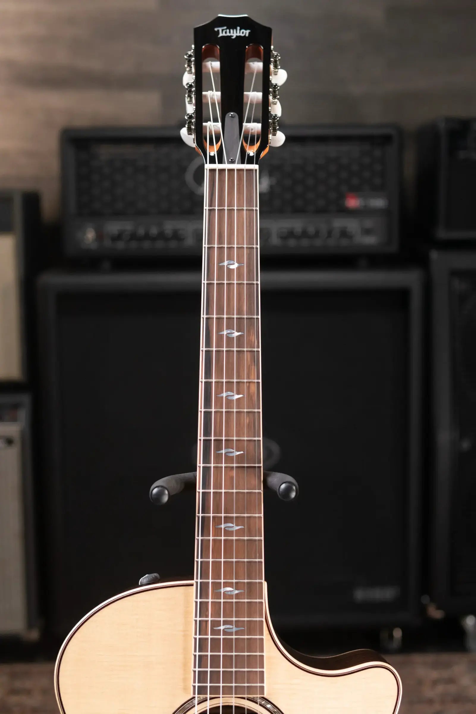 Taylor 814ce-N Nylon Grand Auditorium Acoustic/Electric Guitar with Hardshell Case