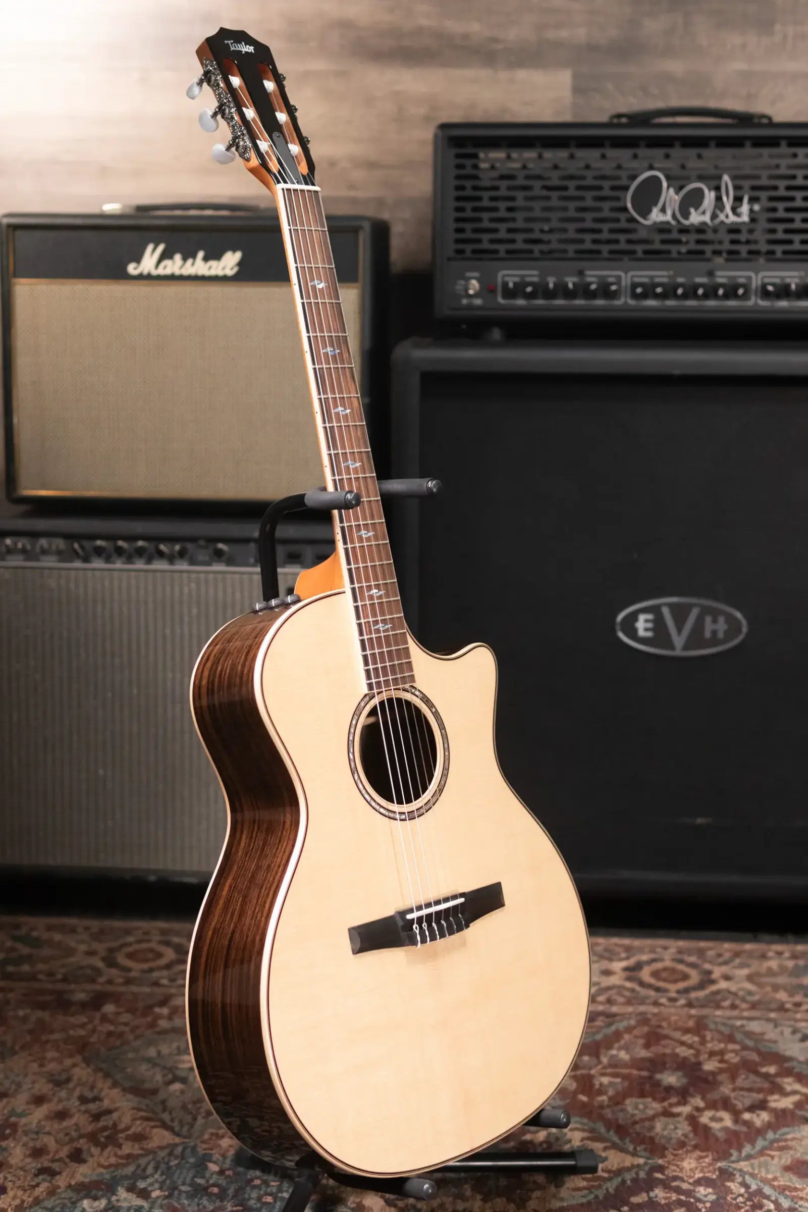 Taylor 814ce-N Nylon Grand Auditorium Acoustic/Electric Guitar with Hardshell Case