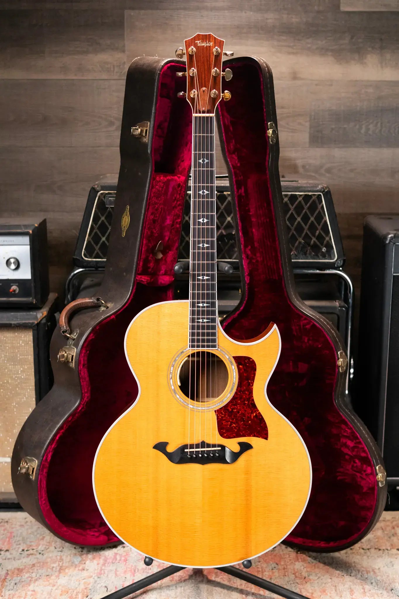 Taylor 815c Acoustic/Electric Guitar with Hardshell Case - Used