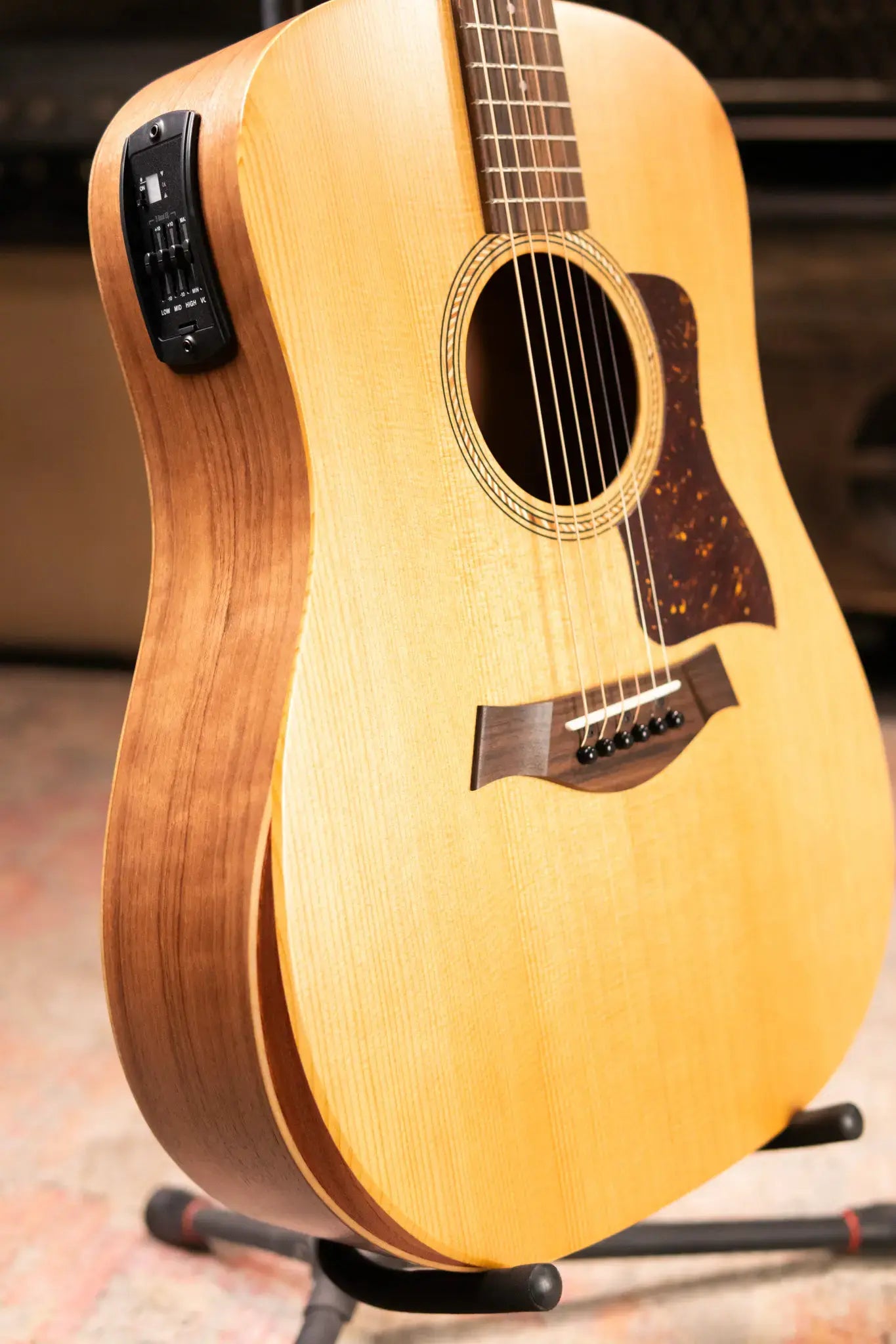 Taylor Academy 10e Dreadnought Acoustic/Electric Guitar with Gig Bag