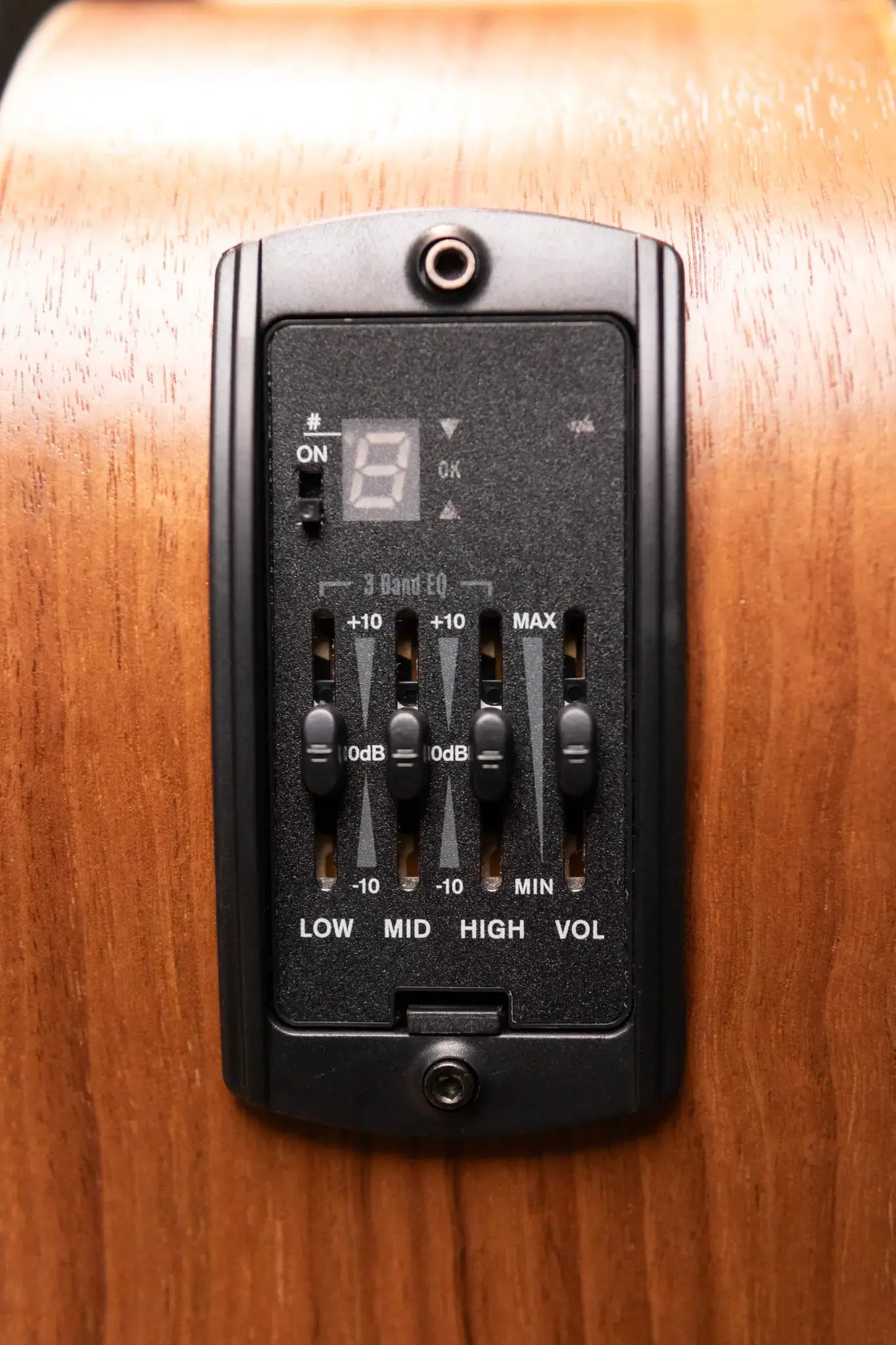 Taylor Academy 10e Dreadnought Acoustic/Electric Guitar with Gig Bag