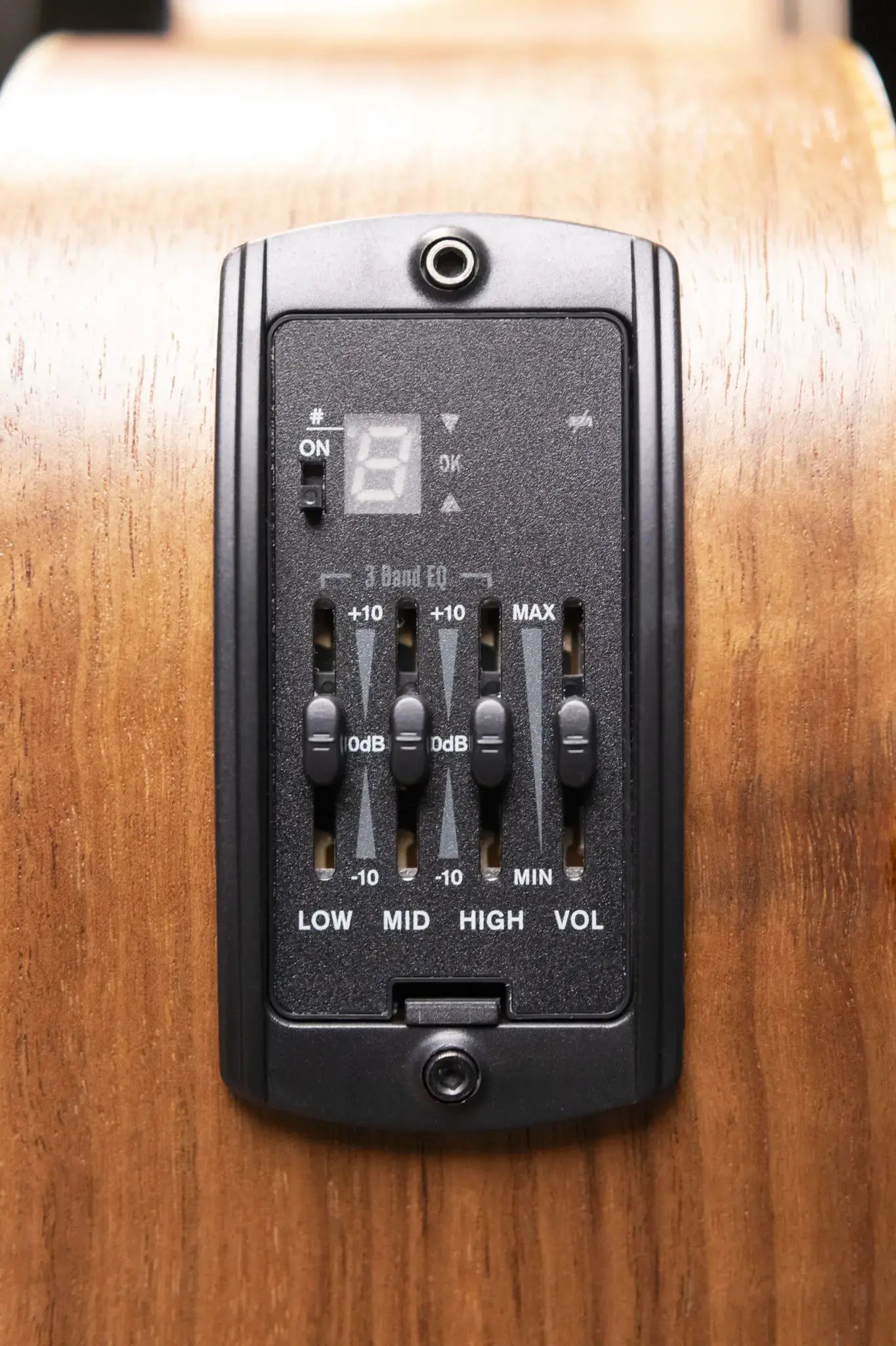 Taylor Academy 10e Dreadnought Acoustic/Electric Guitar with Gig Bag