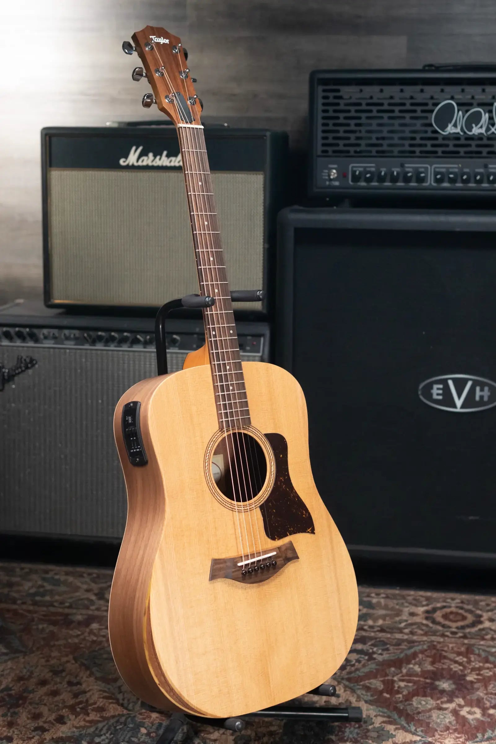 Taylor Academy 10e Dreadnought Acoustic/Electric Guitar with Gig Bag