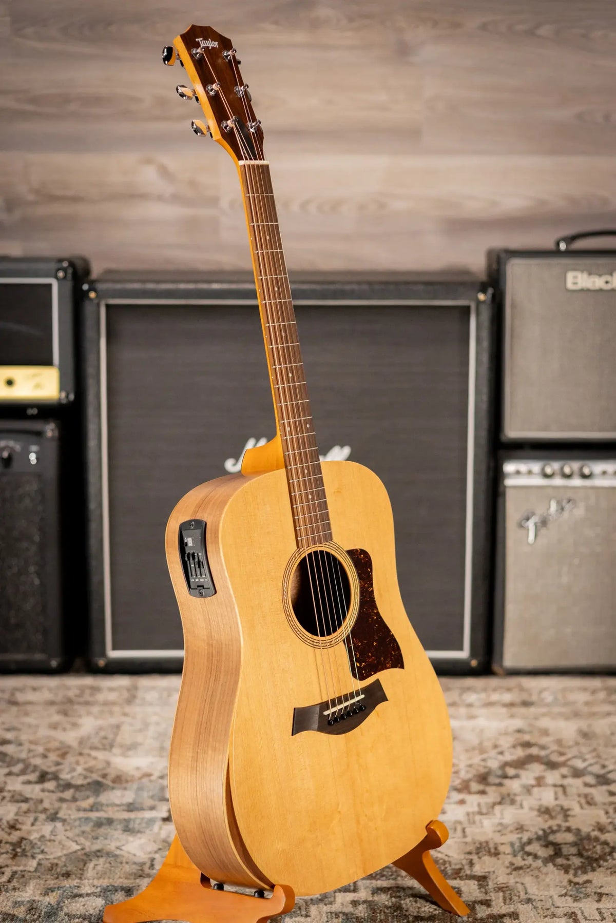 Taylor Academy 10e Dreadnought Acoustic/Electric Guitar with Gig Bag