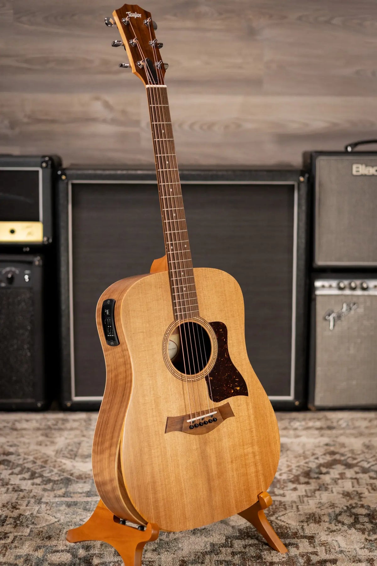 Taylor Academy 10e Dreadnought Acoustic/Electric Guitar with Gig Bag