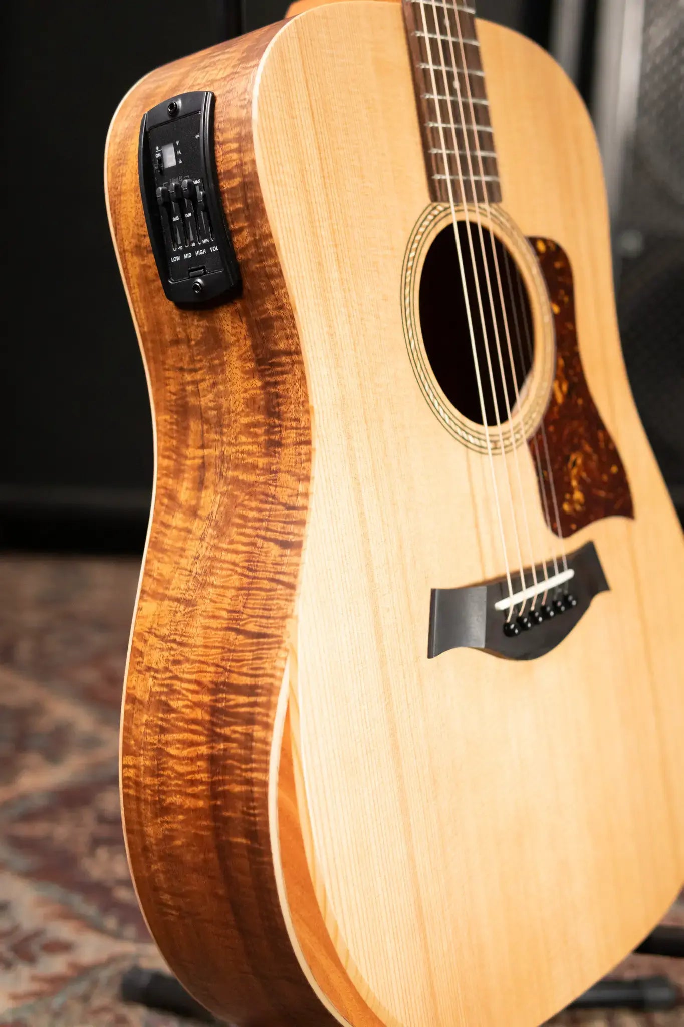Taylor Academy 10e LTD Dreadnought Acoustic/Electric Guitar - Spruce/Figured Koa with Gig Bag