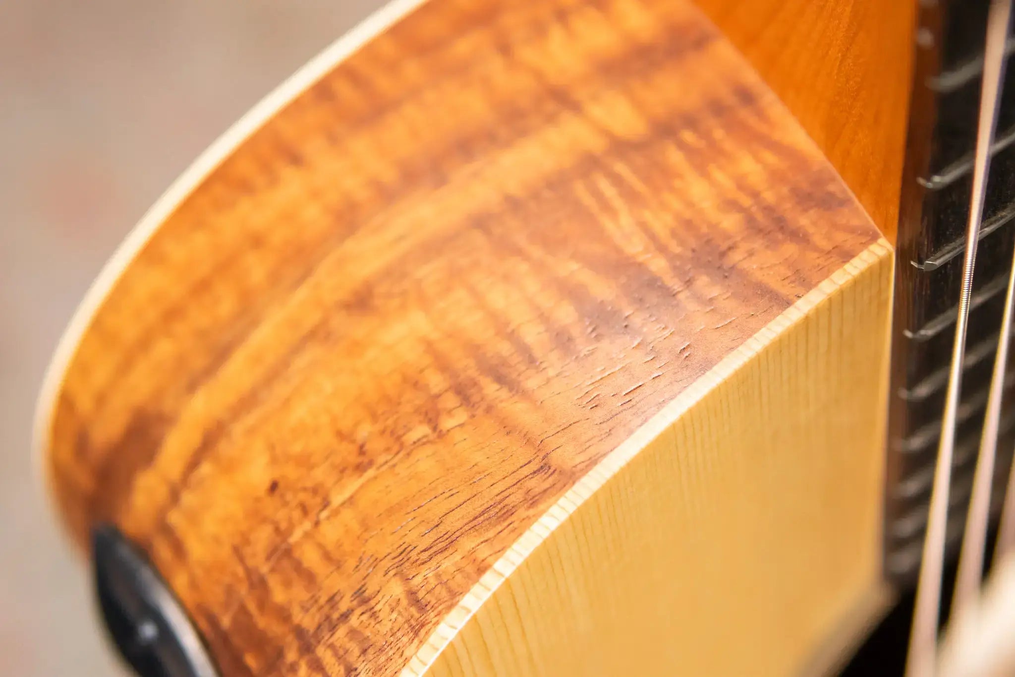 Taylor Academy 10e LTD Dreadnought Acoustic/Electric Guitar - Spruce/Figured Koa with Gig Bag