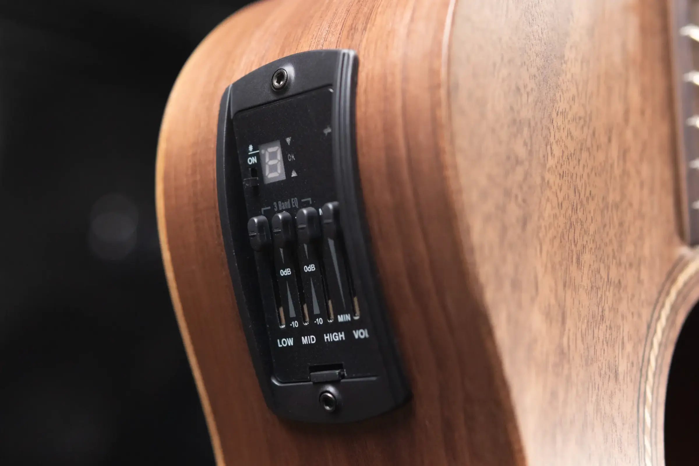 Taylor Academy 22e Grand Concert Acoustic/Electric Guitar with Gig Bag