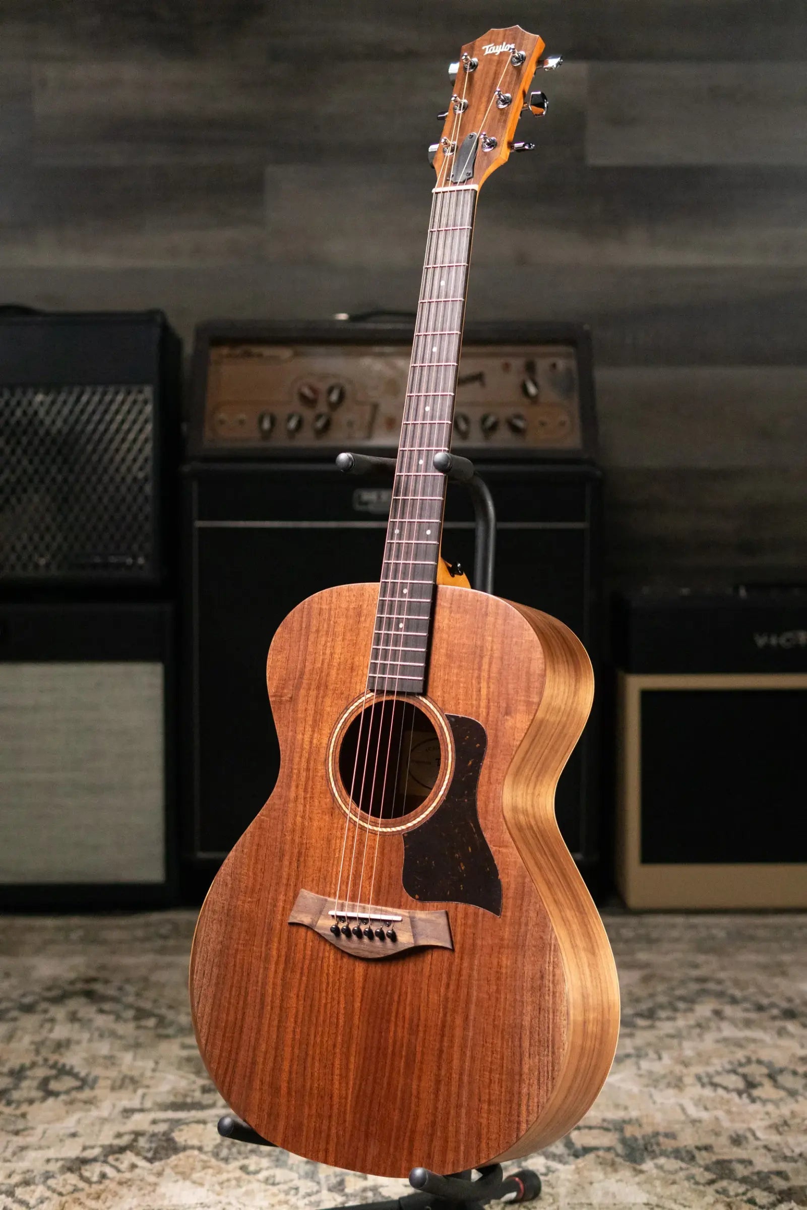 Taylor Academy 22e Grand Concert Acoustic/Electric Guitar with Gig Bag