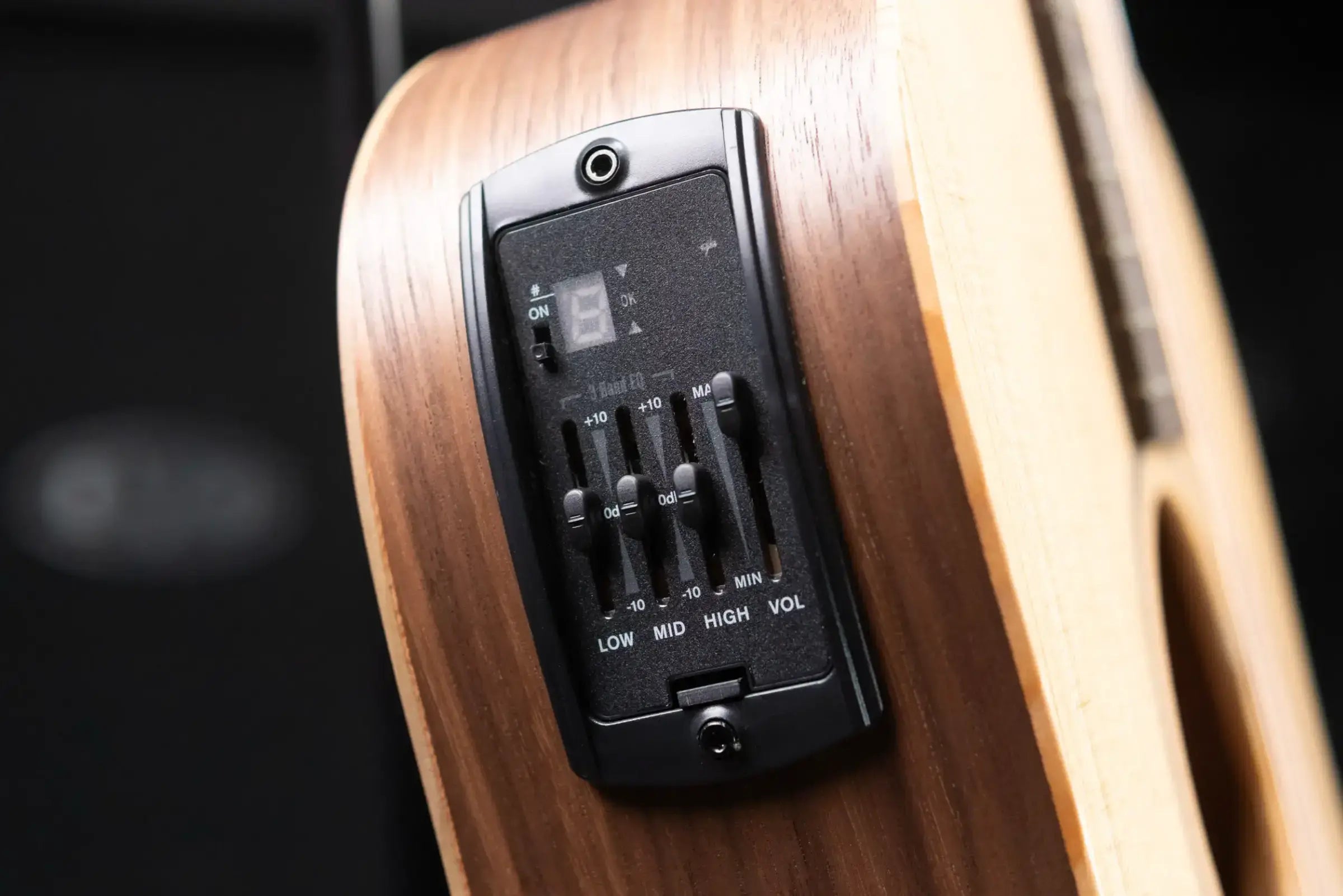 Taylor BBTe Big Baby Taylor Acoustic/Electric Guitar with Gig Bag