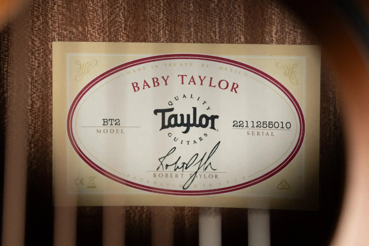 Taylor BT2 Baby Taylor Acoustic Guitar with Gig Bag - Demo