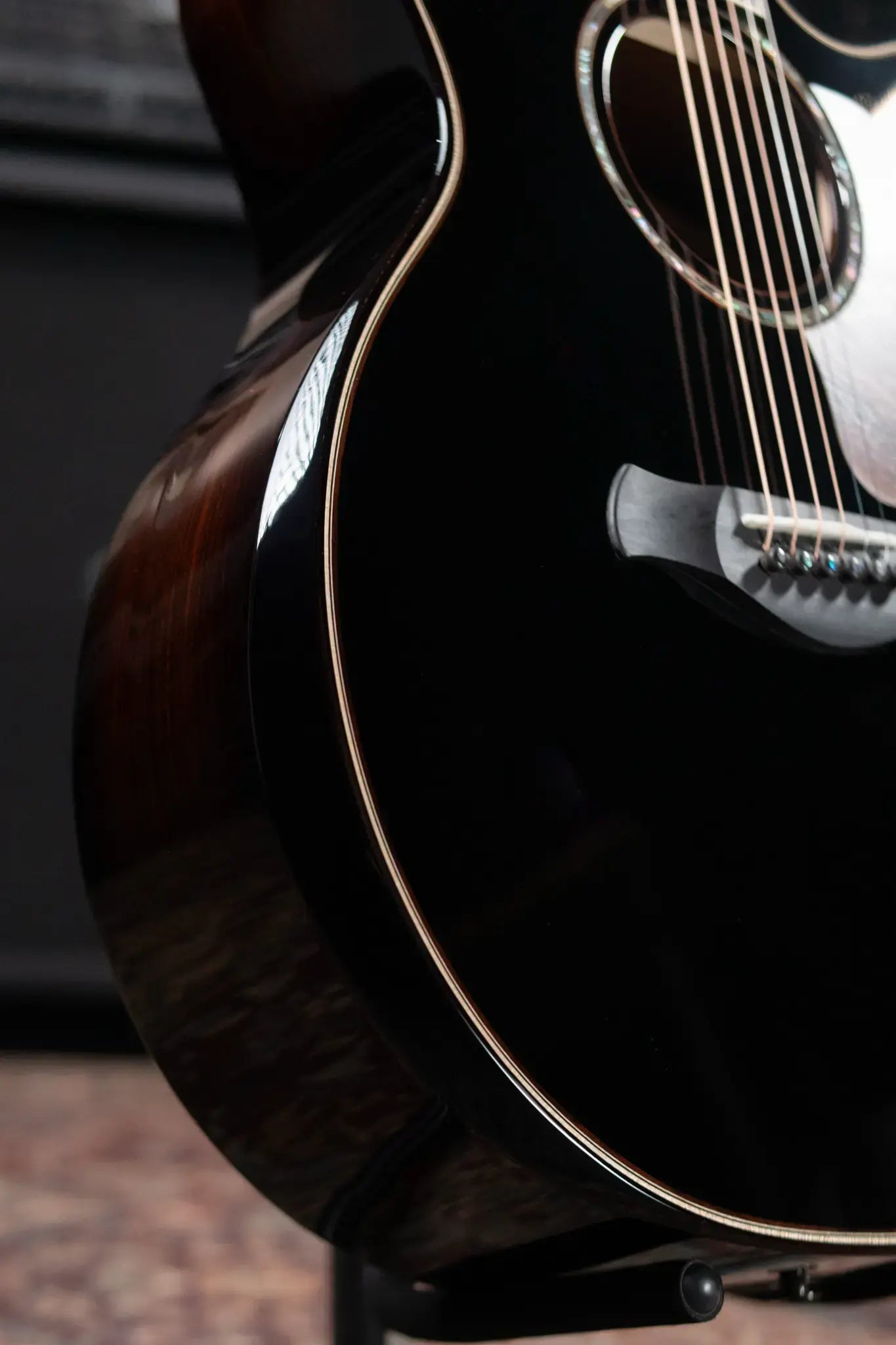 Taylor Builder's Edition 814ce Blacktop Grand Auditorium Acoustic/Electric Guitar with Hardshell Case
