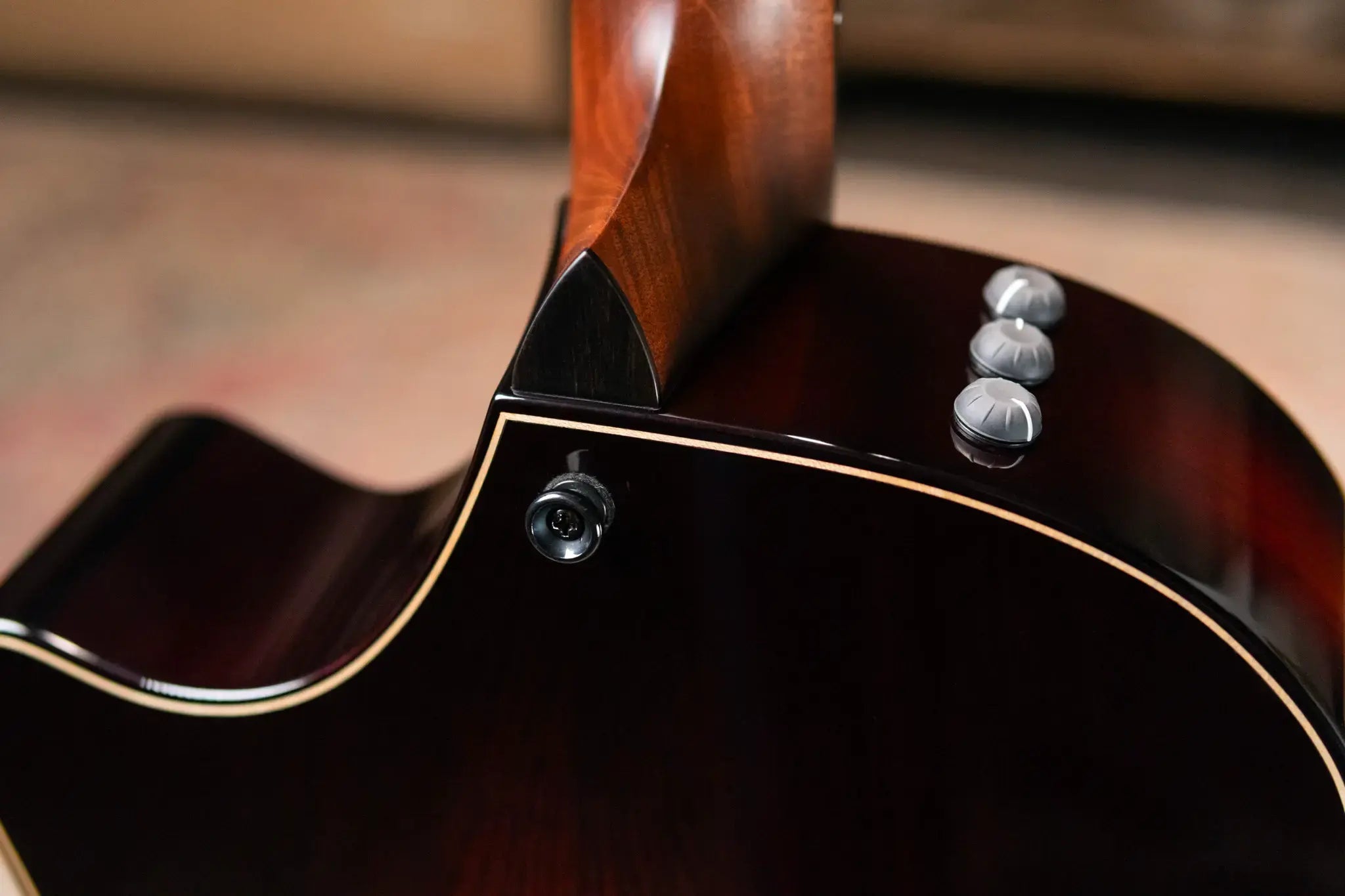 Taylor Builder's Edition 814ce Grand Auditorium Acoustic/Electric Guitar - Shaded Edge Burst with Hardshell Case - Factory Demo
