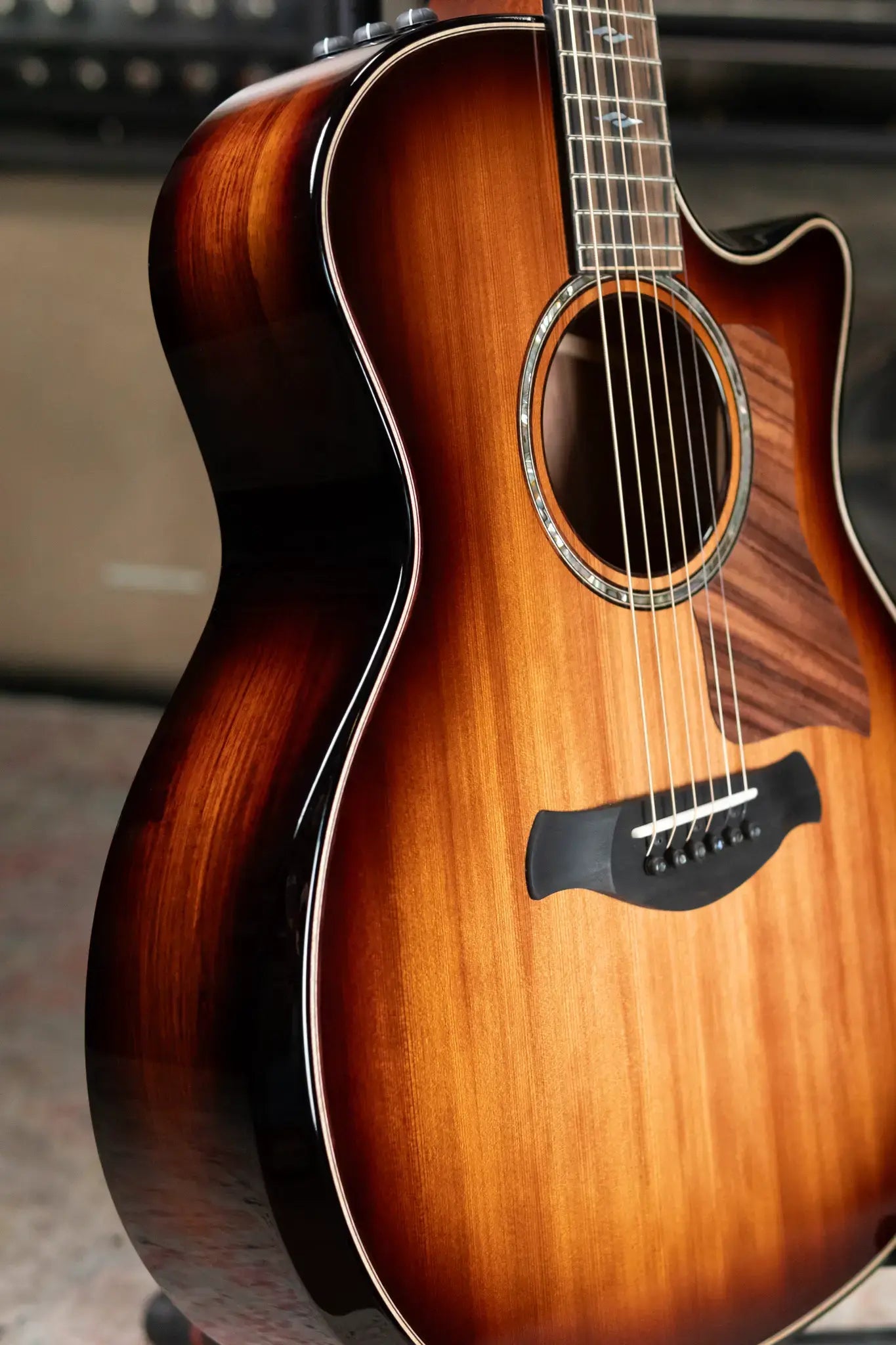Taylor Builder's Edition 814ce Honduran Rosewood/Sinker Redwood Acoustic/Electric Guitar with Hardshell Case