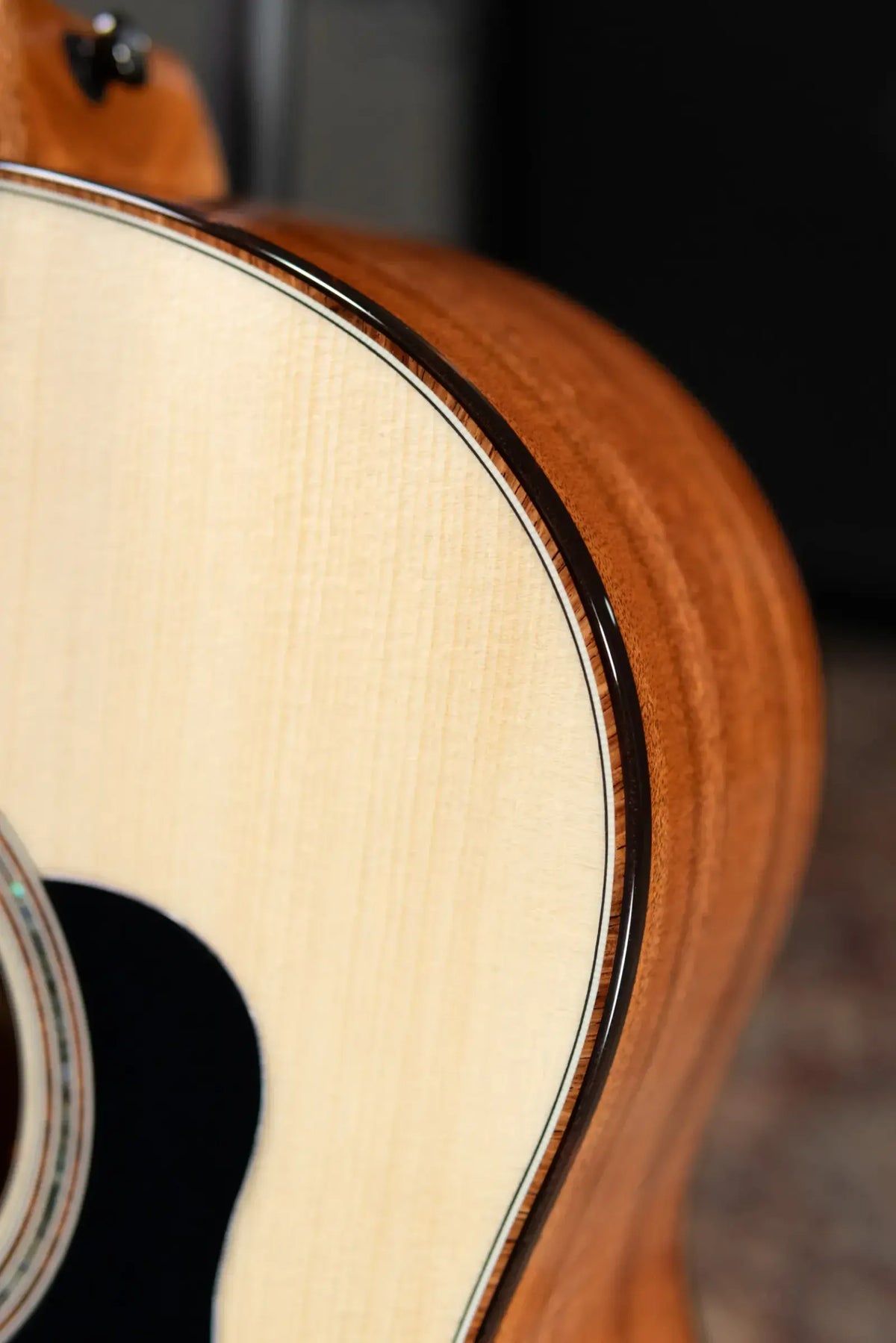 Taylor Custom Shop #C0005 Gold Label Grand Pacific Acoustic/Electric Guitar with Hardshell Case
