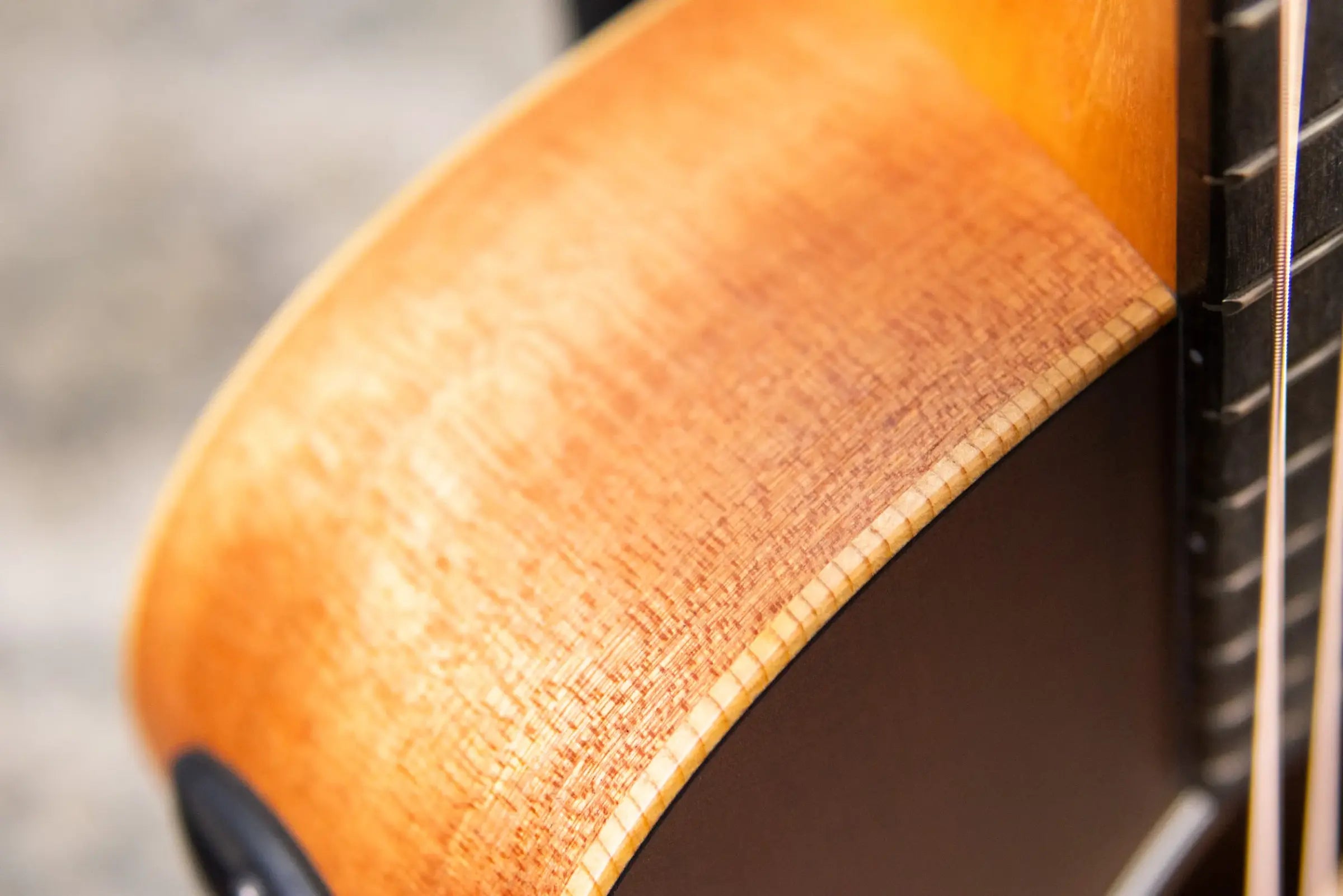 Taylor GS Mini-e Special Edition Acoustic/Electric Guitar - Honeyburst with GS Mini Bag