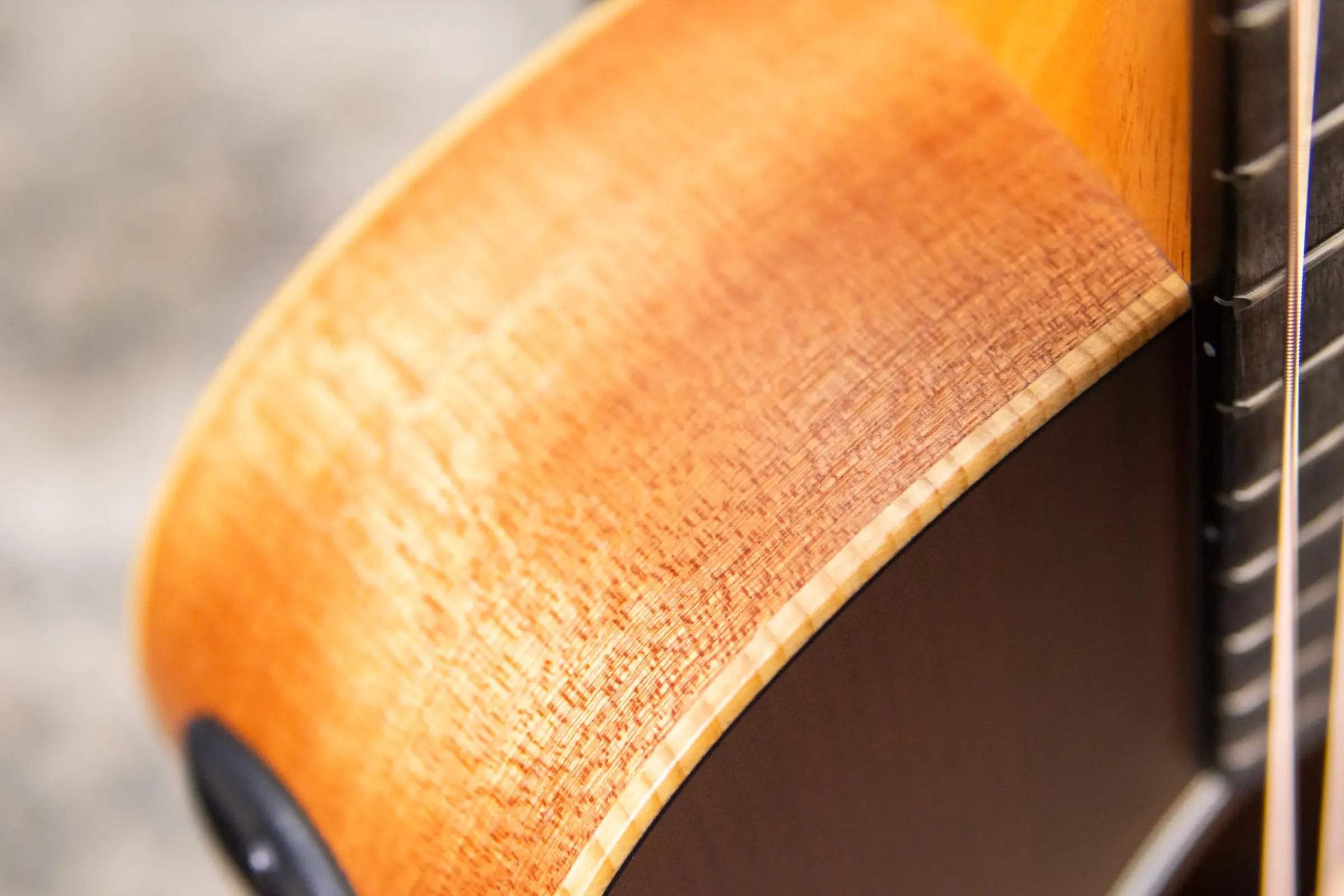Taylor GS Mini-e Special Edition Acoustic/Electric Guitar - Honeyburst with GS Mini Bag