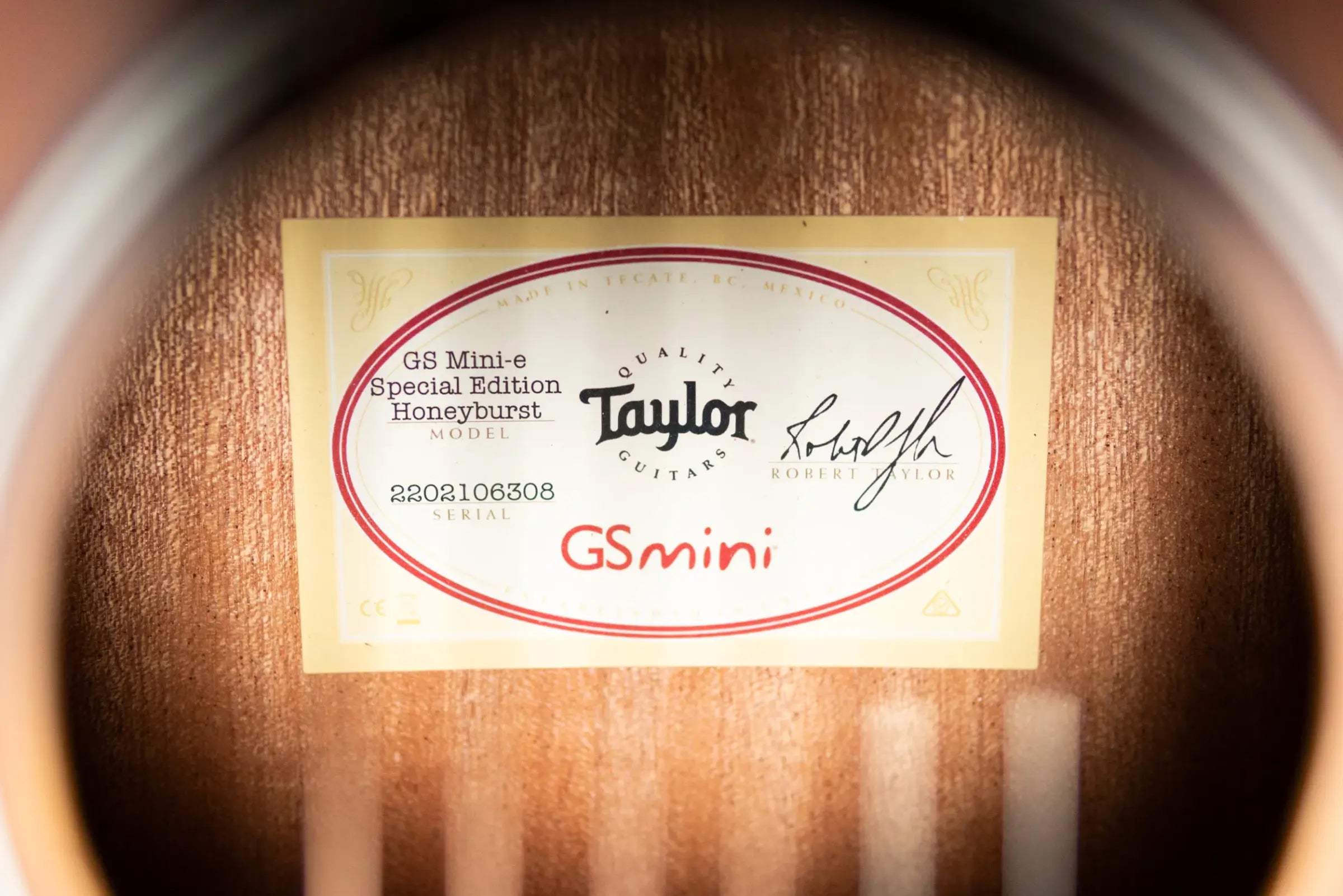 Taylor GS Mini-e Special Edition Acoustic/Electric Guitar - Honeyburst with GS Mini Bag