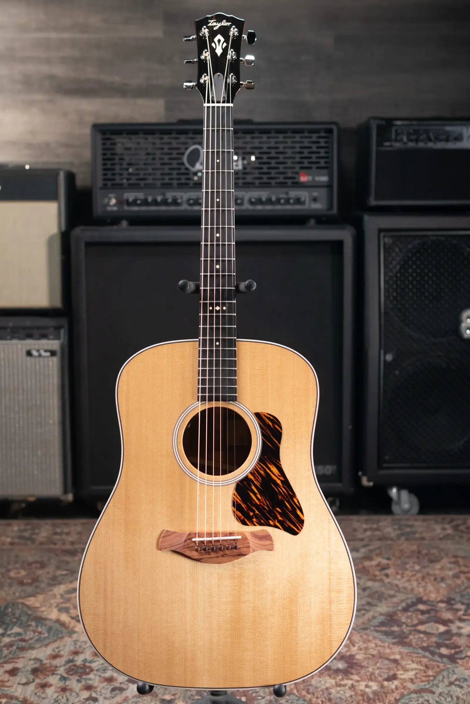 Taylor Gold Label 510e Dreadnought Acoustic/Electric Guitar with Hardshell Case