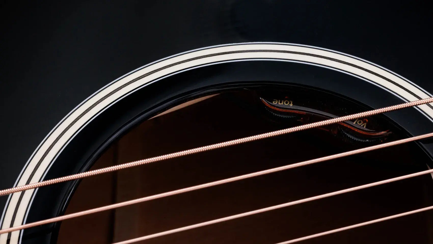 Taylor Gold Label 514e Super Auditorium Acoustic/Electric Guitar - Blacktop with Hardshell Case