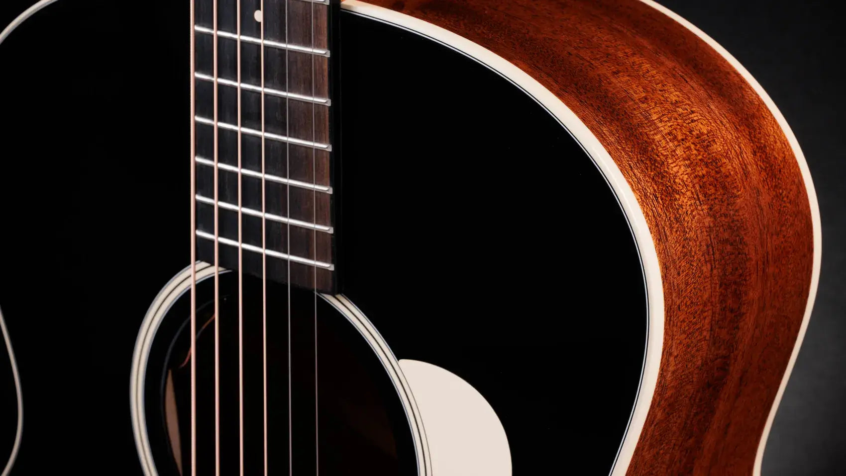 Taylor Gold Label 514e Super Auditorium Acoustic/Electric Guitar - Blacktop with Hardshell Case