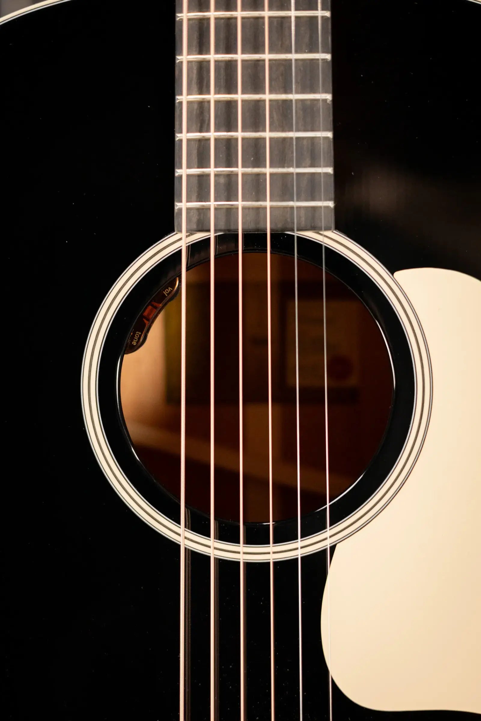 Taylor Gold Label 514e Super Auditorium Acoustic/Electric Guitar - Blacktop with Hardshell Case