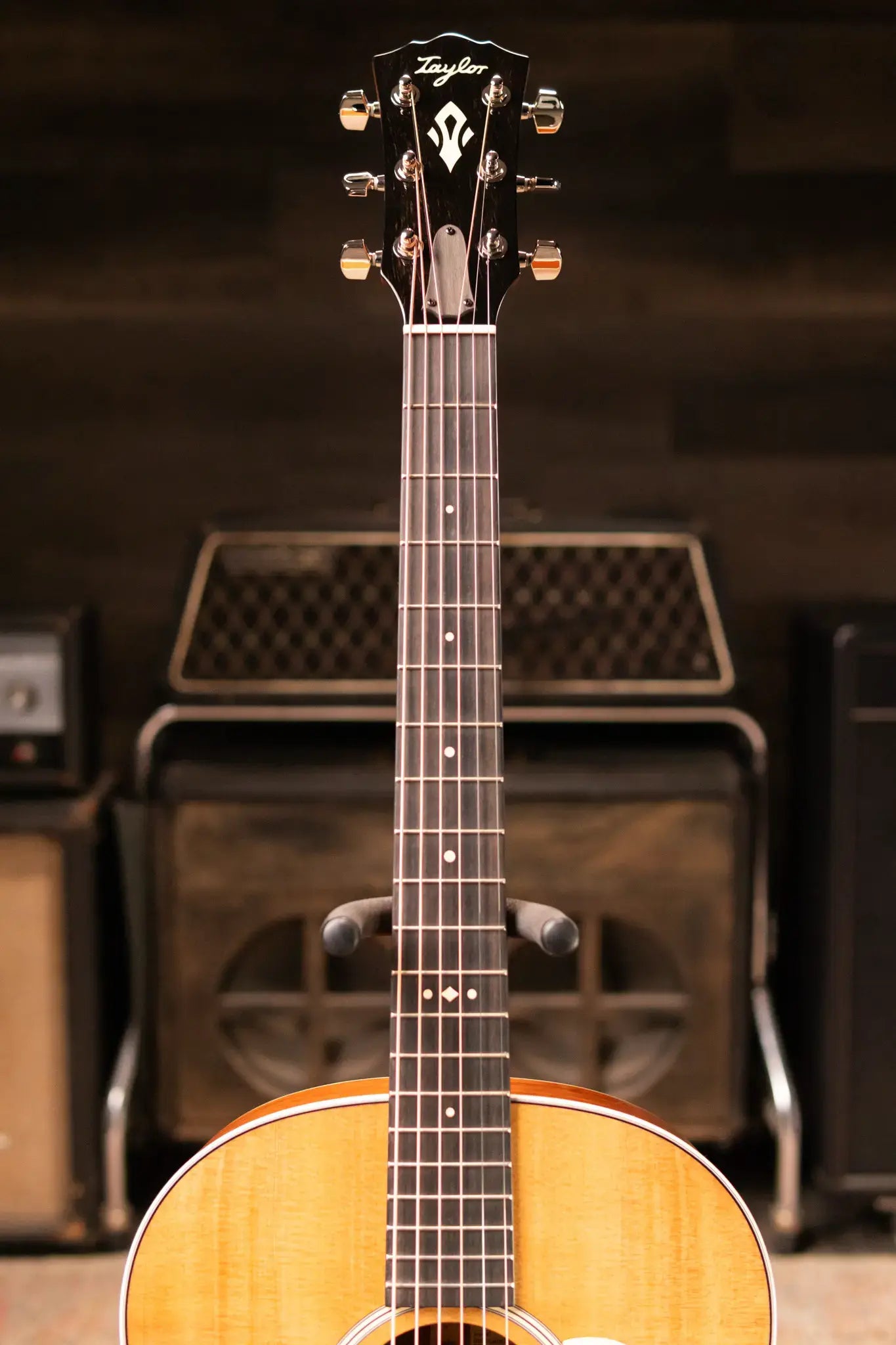 Taylor Gold Label 517e Grand Pacific Acoustic/Electric Guitar - Natural Top with Cream Pickguard and Hardshell Case - Factory Demo