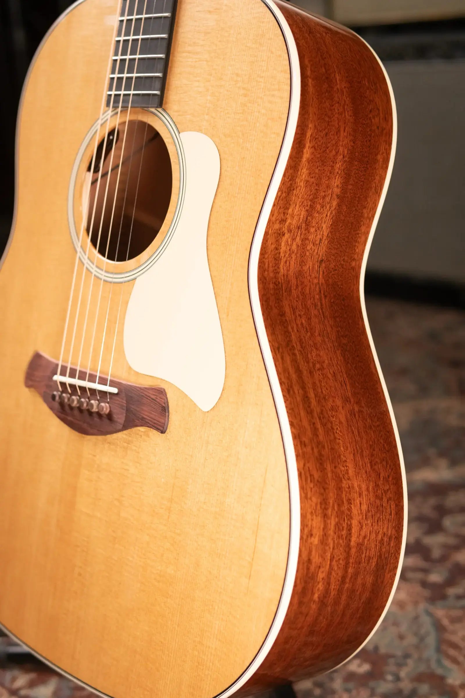 Taylor Gold Label 517e Grand Pacific Acoustic/Electric Guitar - Natural with Cream Pickguard and Hardshell Case - Factory Demo