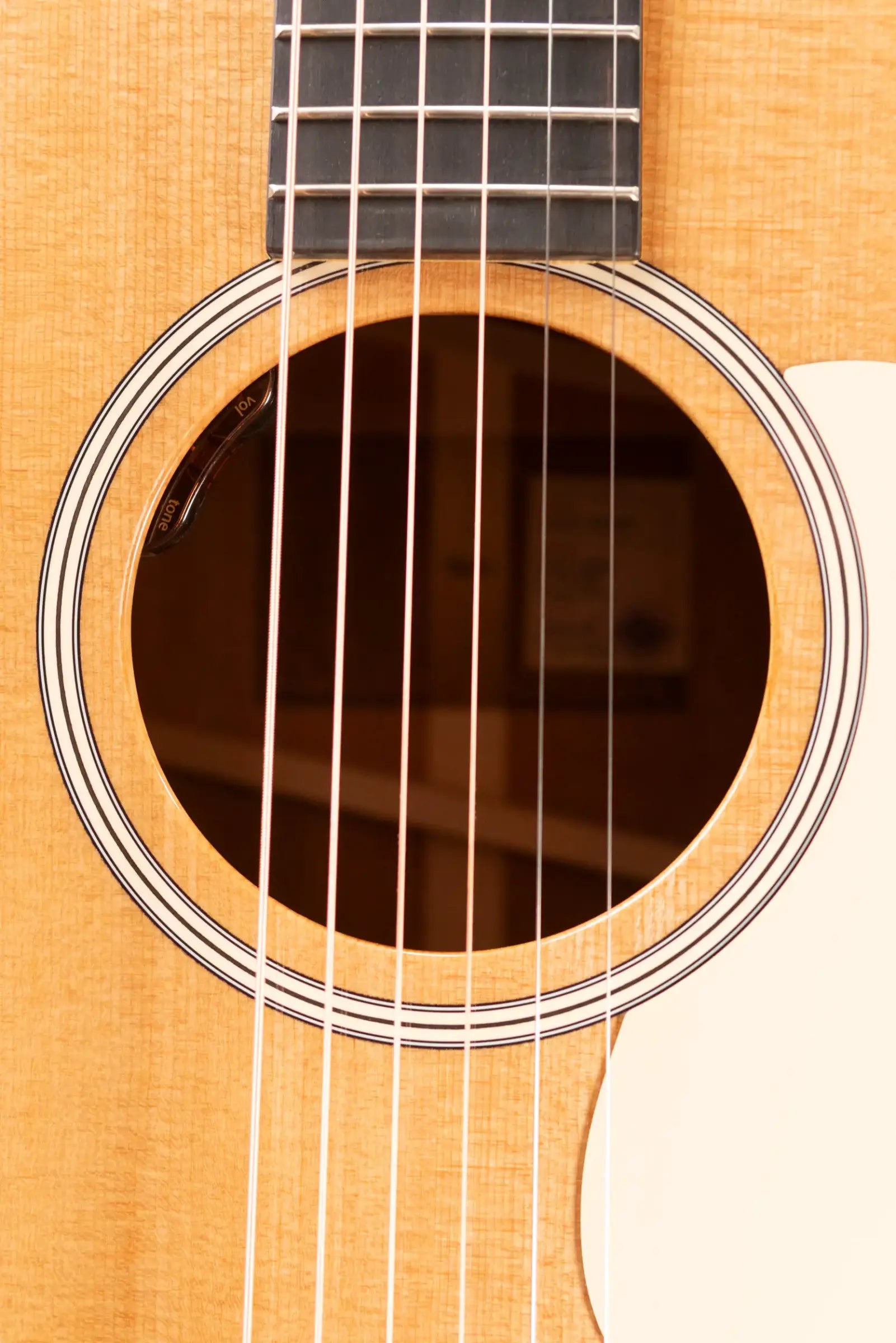 Taylor Gold Label 517e Grand Pacific Acoustic/Electric Guitar - Natural with Cream Pickguard and Hardshell Case - Factory Demo