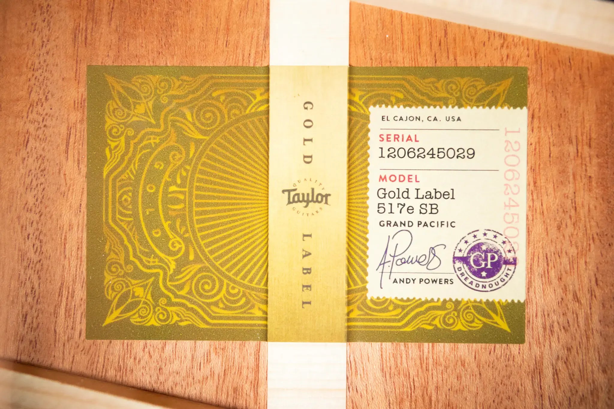 Taylor Gold Label 517e SB Grand Pacific Acoustic/Electric Guitar - Sunburst with Cream Pickguard and Hardshell Case