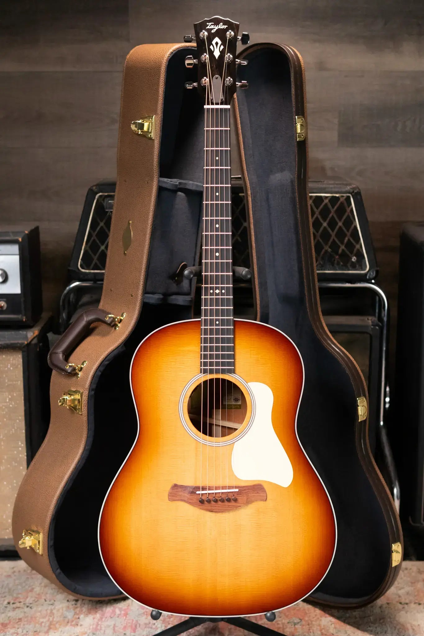 Taylor Gold Label 517e SB Grand Pacific Acoustic/Electric Guitar - Sunburst with Cream Pickguard and Hardshell Case
