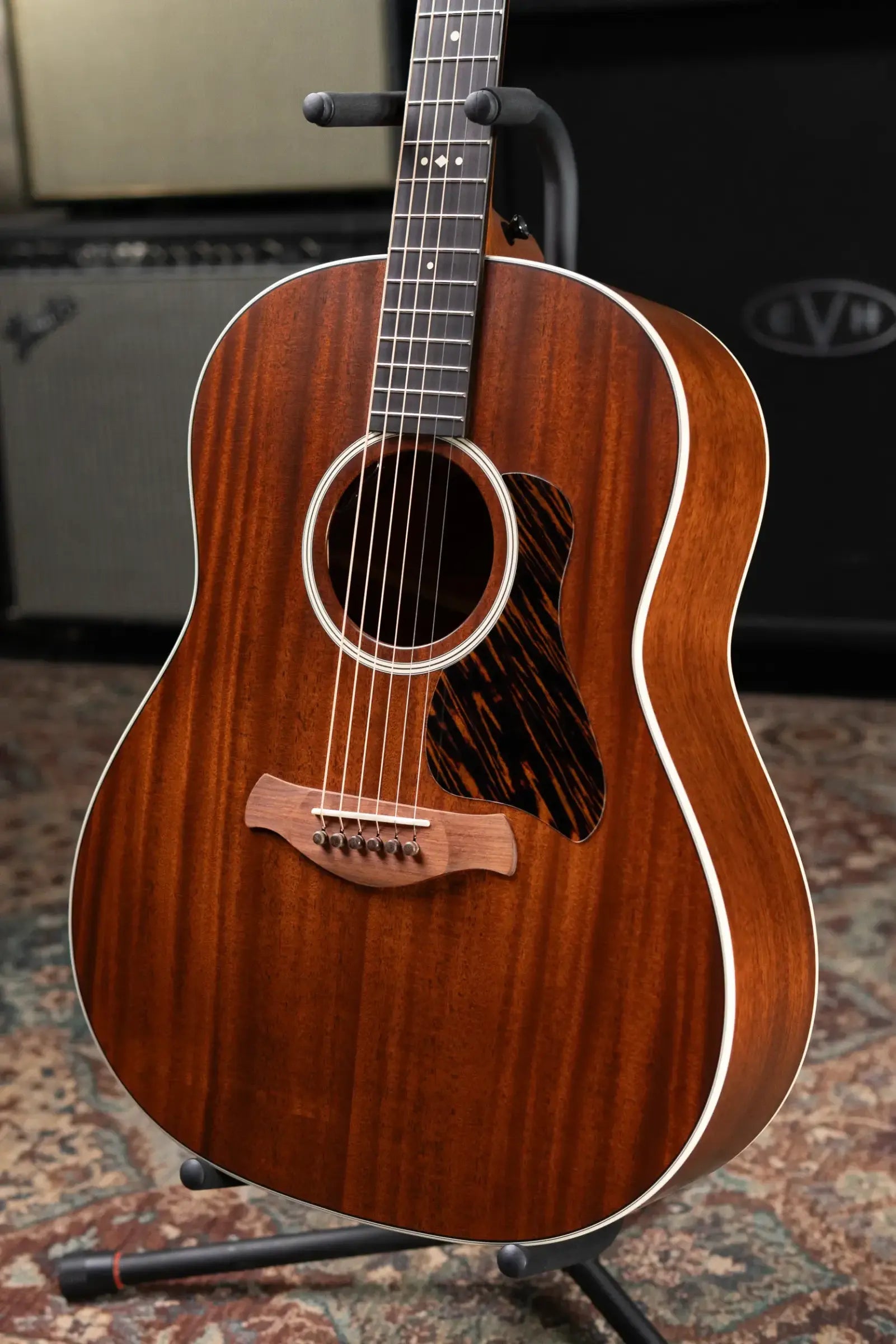 Taylor Gold Label 527e Grand Pacific Acoustic/Electric Guitar - All Mahogany with Hardshell Case
