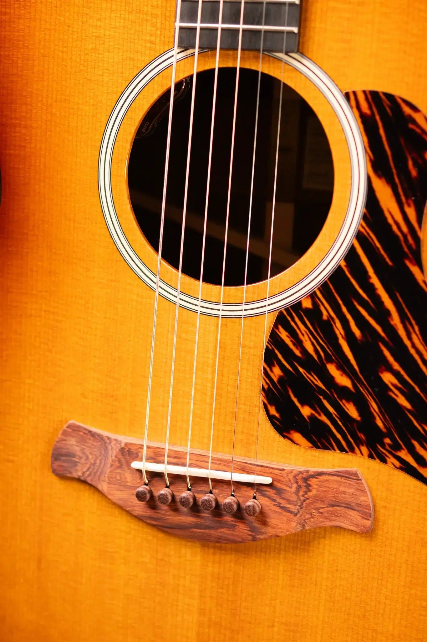 Taylor Gold Label 714e SB Super Auditorium Acoustic/Electric Guitar - Sunburst with Firestripe Pickguard and Hardshell Case
