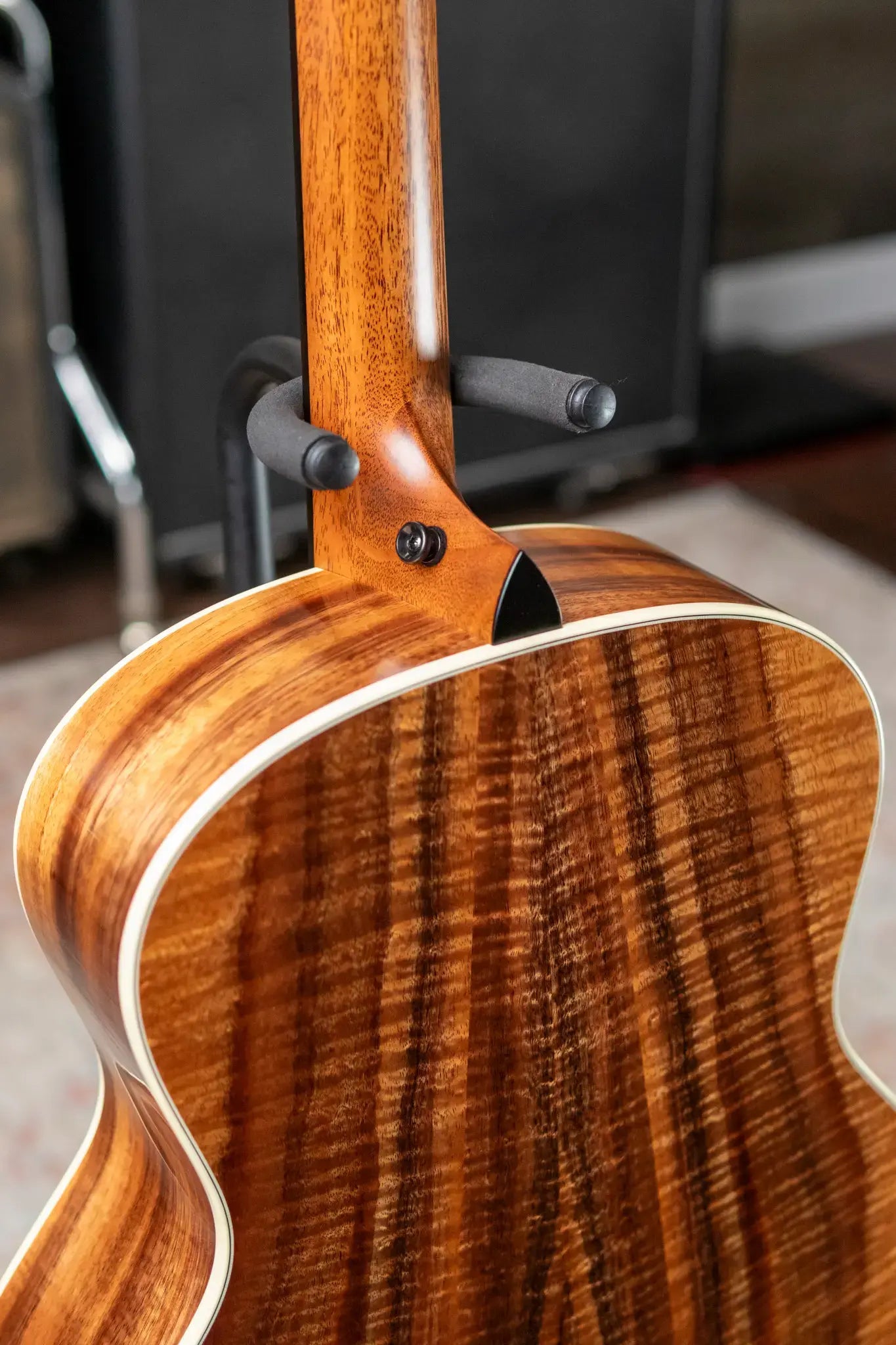 Taylor Gold Label 814e Super Auditorium Koa Acoustic/Electric with Hardshell Case