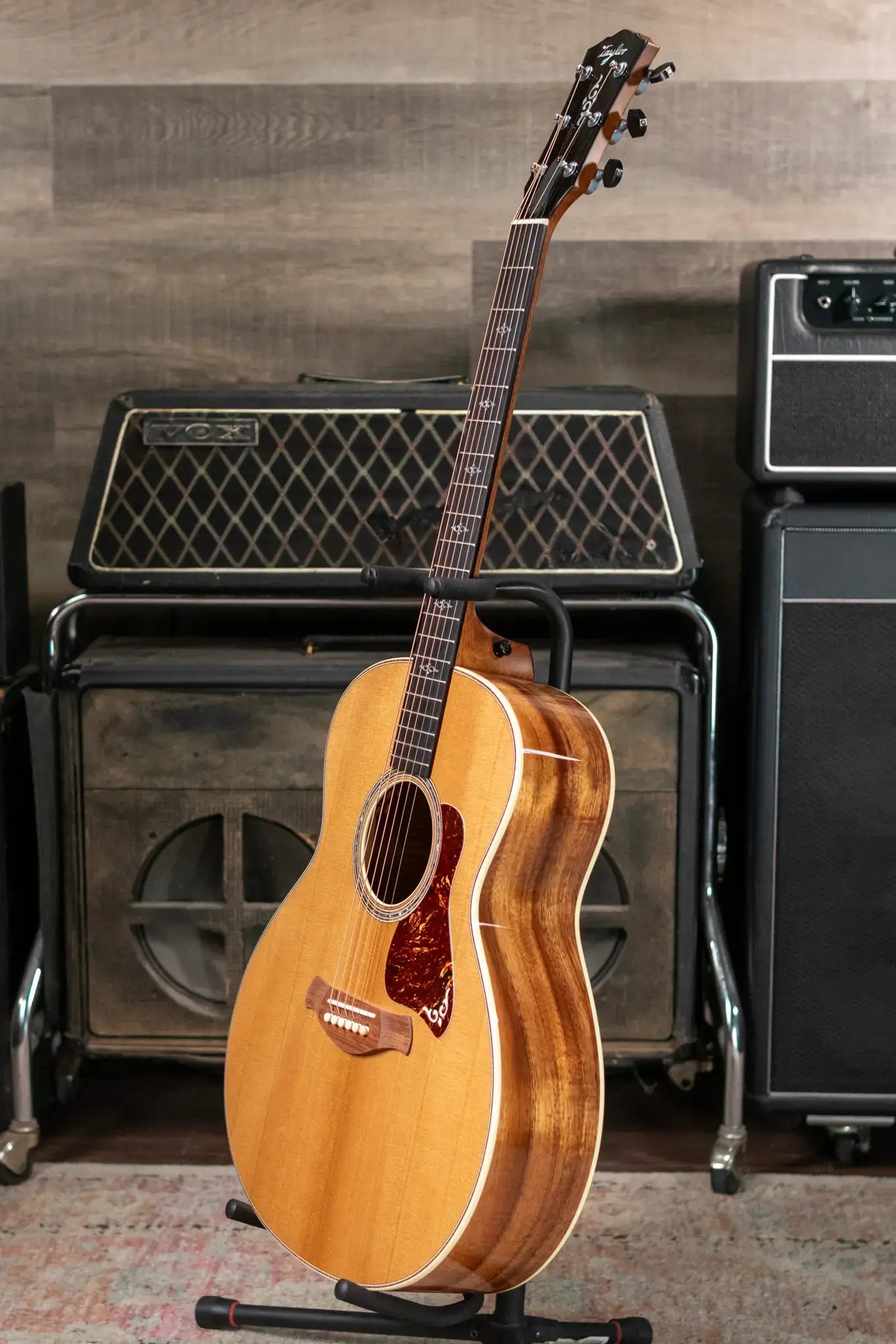 Taylor Gold Label 814e Super Auditorium Koa Acoustic/Electric with Hardshell Case