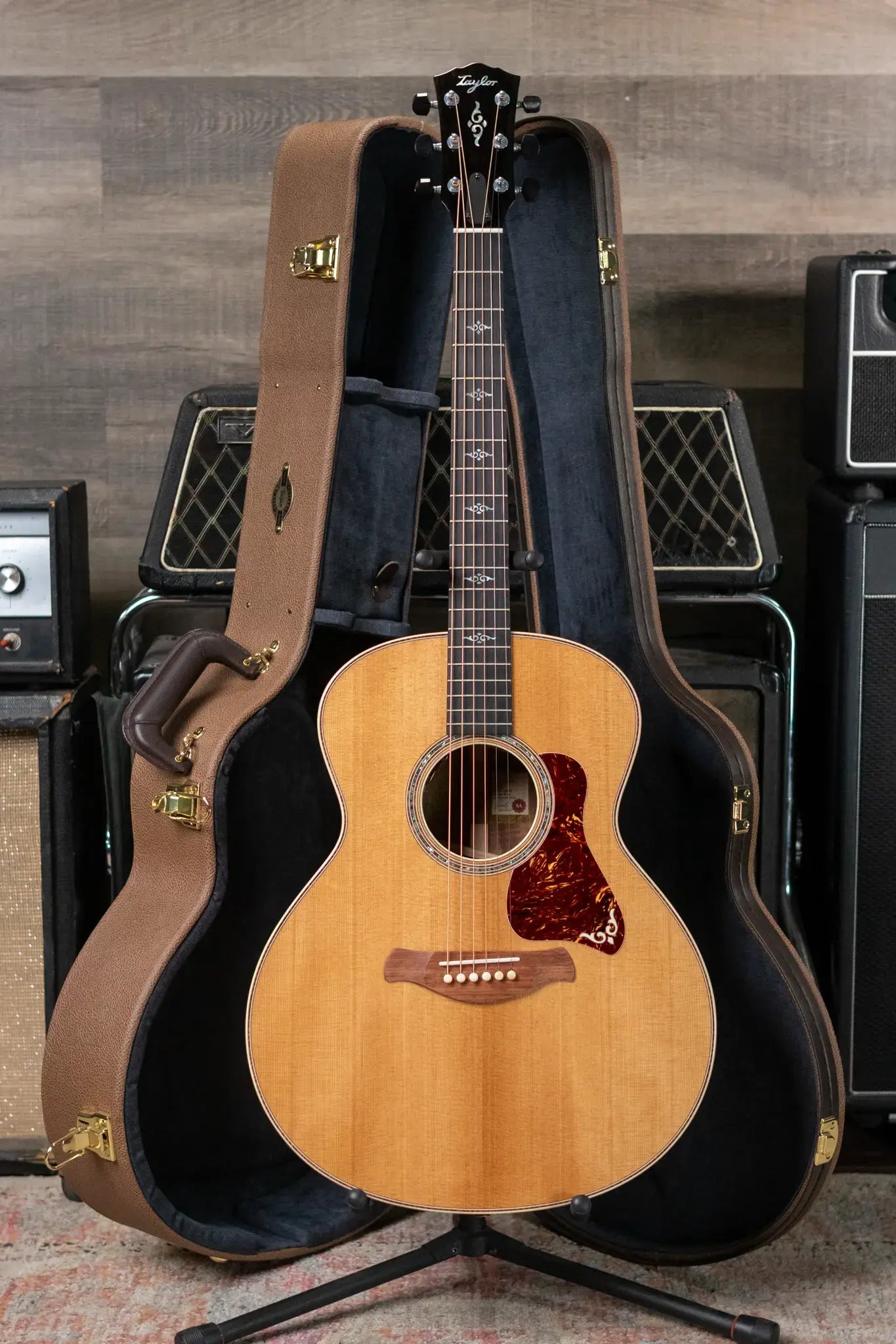 Taylor Gold Label 814e Super Auditorium Koa Acoustic/Electric with Hardshell Case