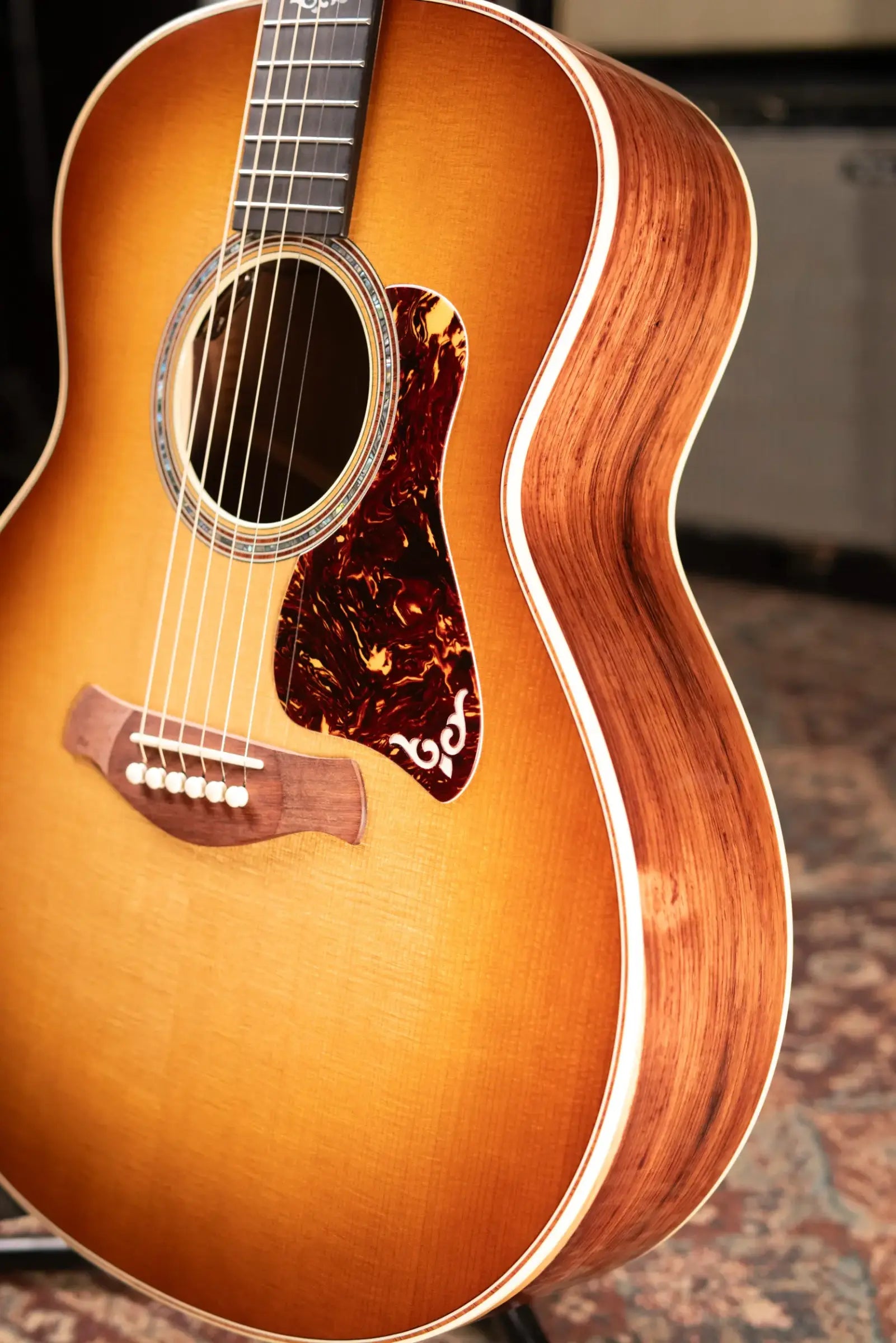 Taylor Gold Label 814e SB Honduran Rosewood Super Auditorium Acoustic/Electric Guitar - Burst Top with Hardshell Case