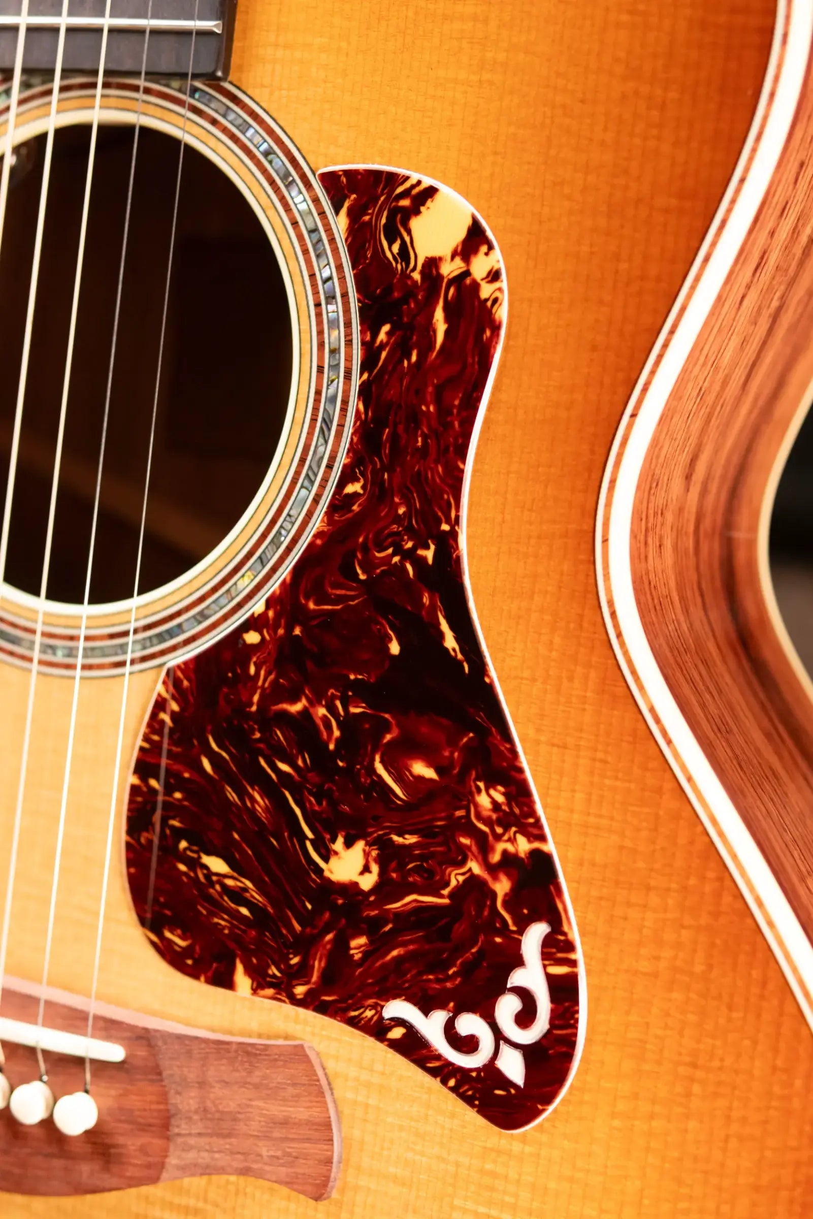 Taylor Gold Label 814e SB Honduran Rosewood Super Auditorium Acoustic/Electric Guitar - Burst Top with Hardshell Case