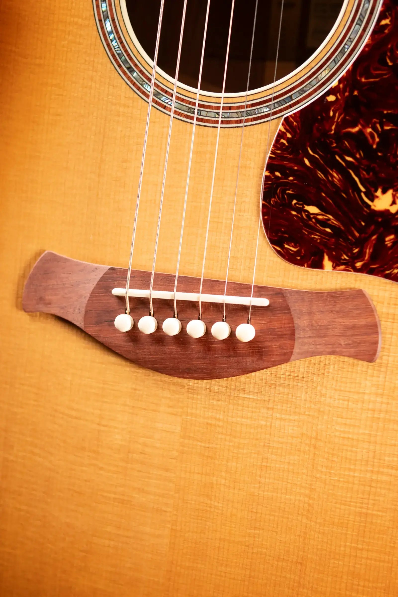 Taylor Gold Label 814e SB Honduran Rosewood Super Auditorium Acoustic/Electric Guitar - Burst Top with Hardshell Case