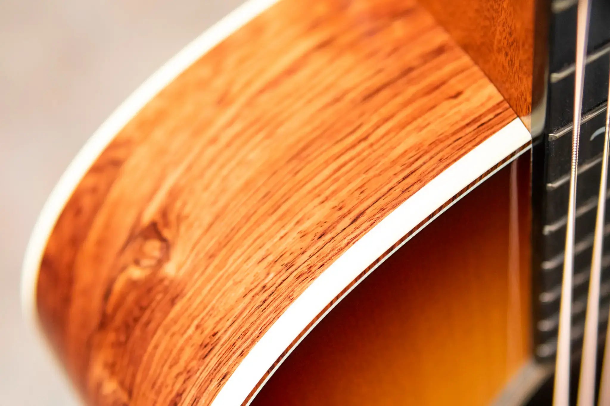 Taylor Gold Label 814e SB Super Auditorium Acoustic/Electric Guitar - Burst Top with Hardshell Case - Factory Demo