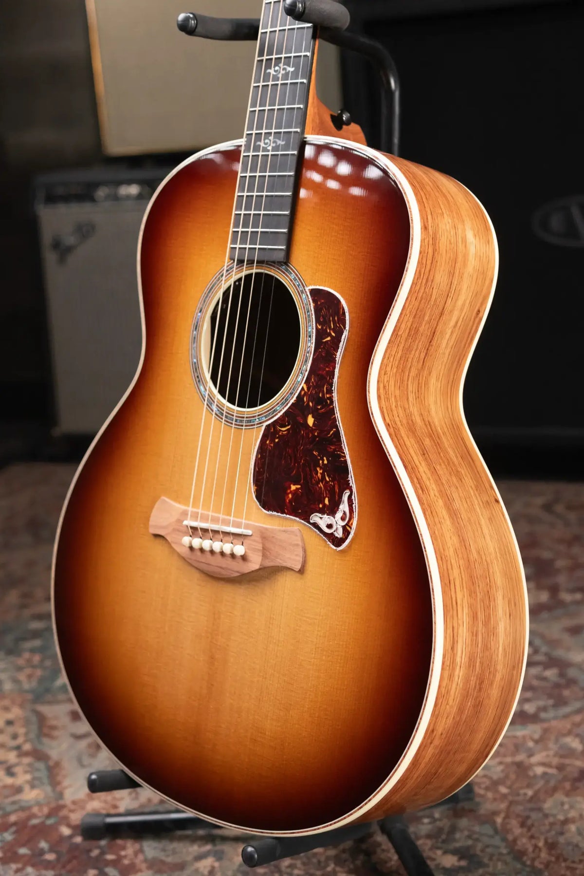 Taylor Gold Label 814e SB Super Auditorium Acoustic/Electric Guitar - Sunburst with Hardshell Case - Demo