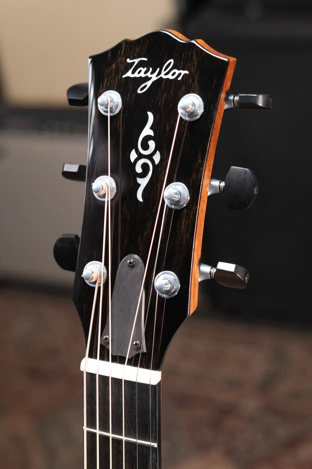 Taylor Gold Label 814e SB Super Auditorium Acoustic/Electric Guitar - Sunburst with Hardshell Case - Demo