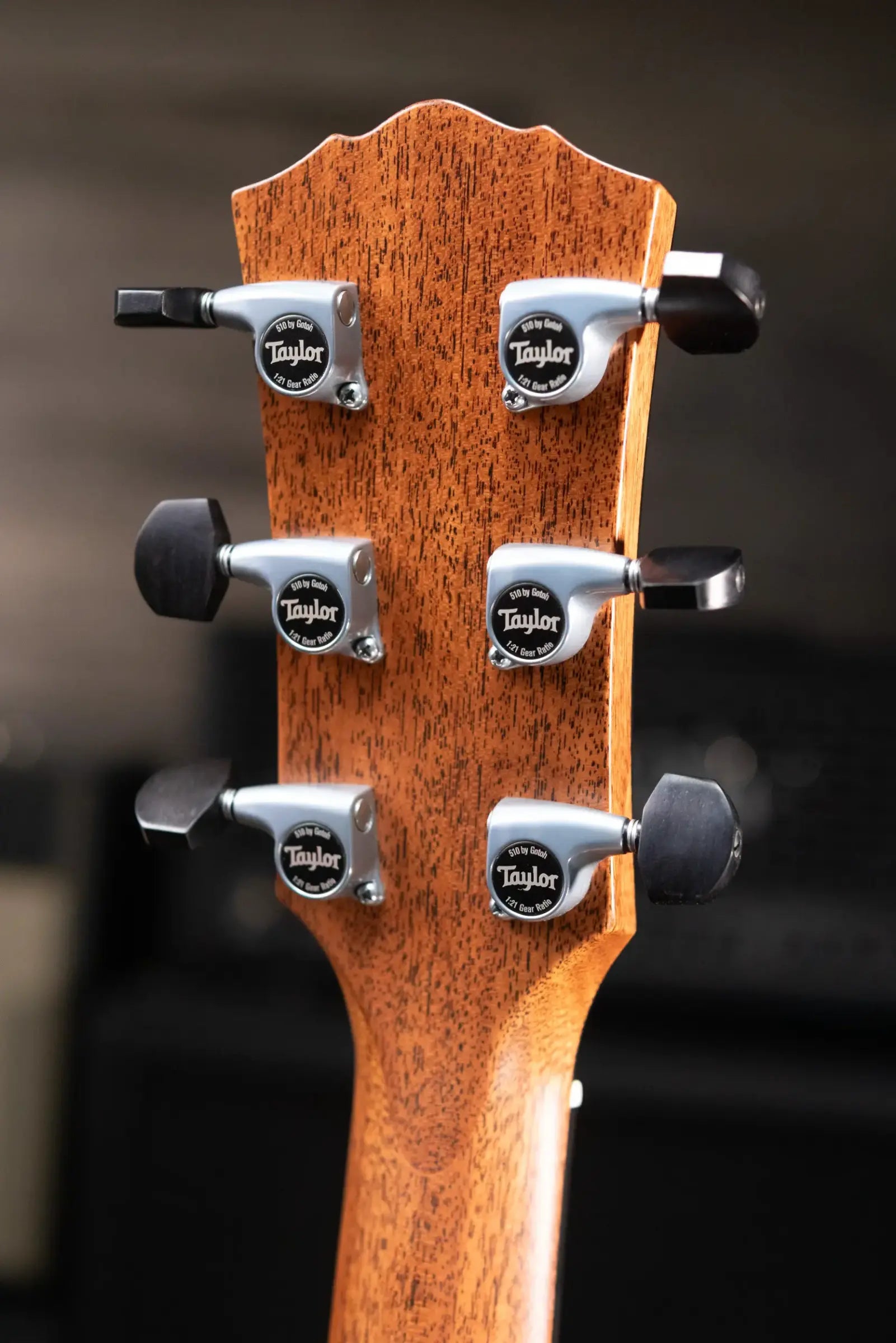 Taylor Gold Label 814e SB Super Auditorium Acoustic/Electric Guitar - Sunburst with Hardshell Case