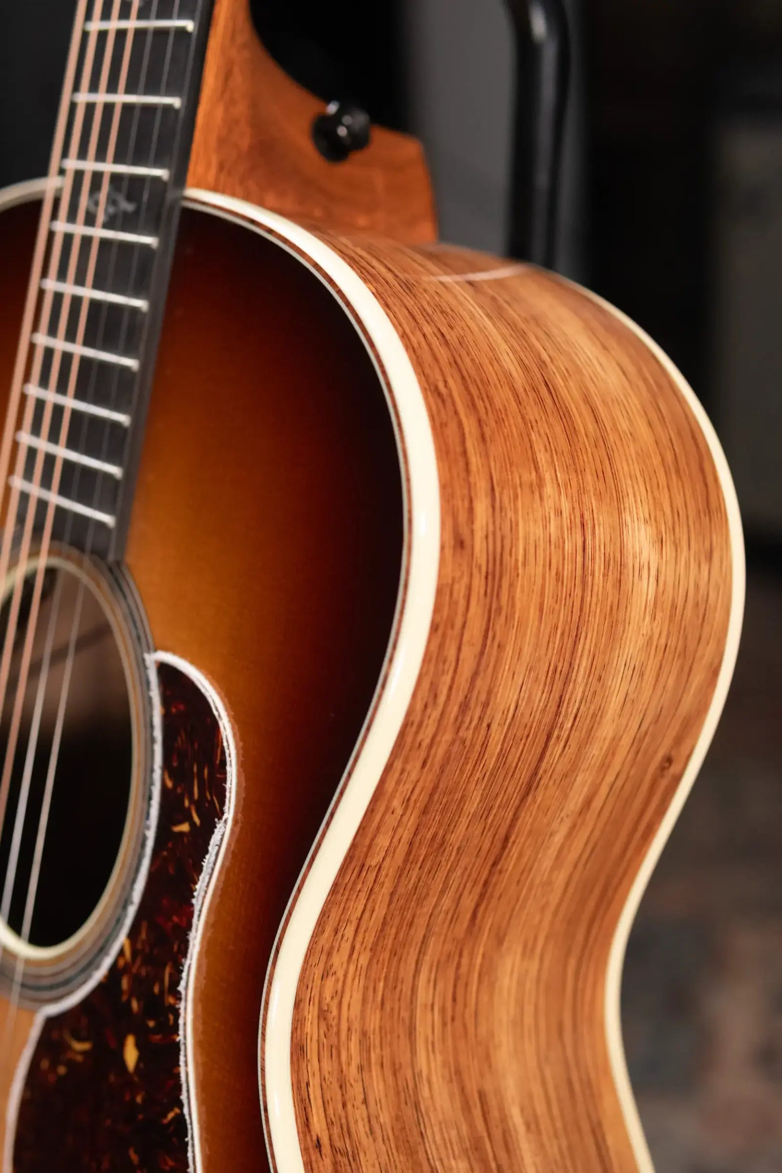 Taylor Gold Label 814e SB Super Auditorium Acoustic/Electric Guitar - Sunburst with Hardshell Case